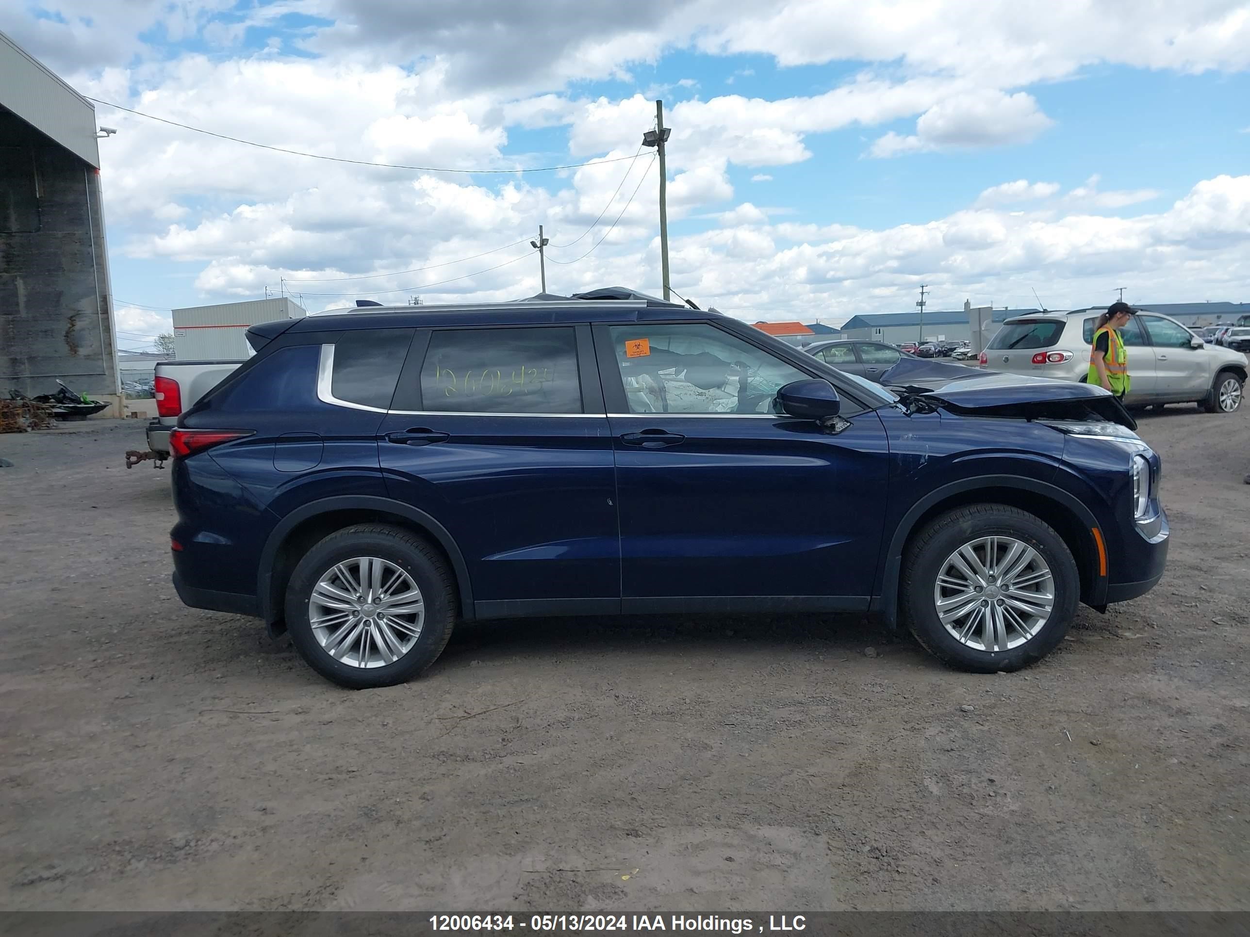 Photo 12 VIN: JA4J4UA82RZ605158 - MITSUBISHI OUTLANDER 