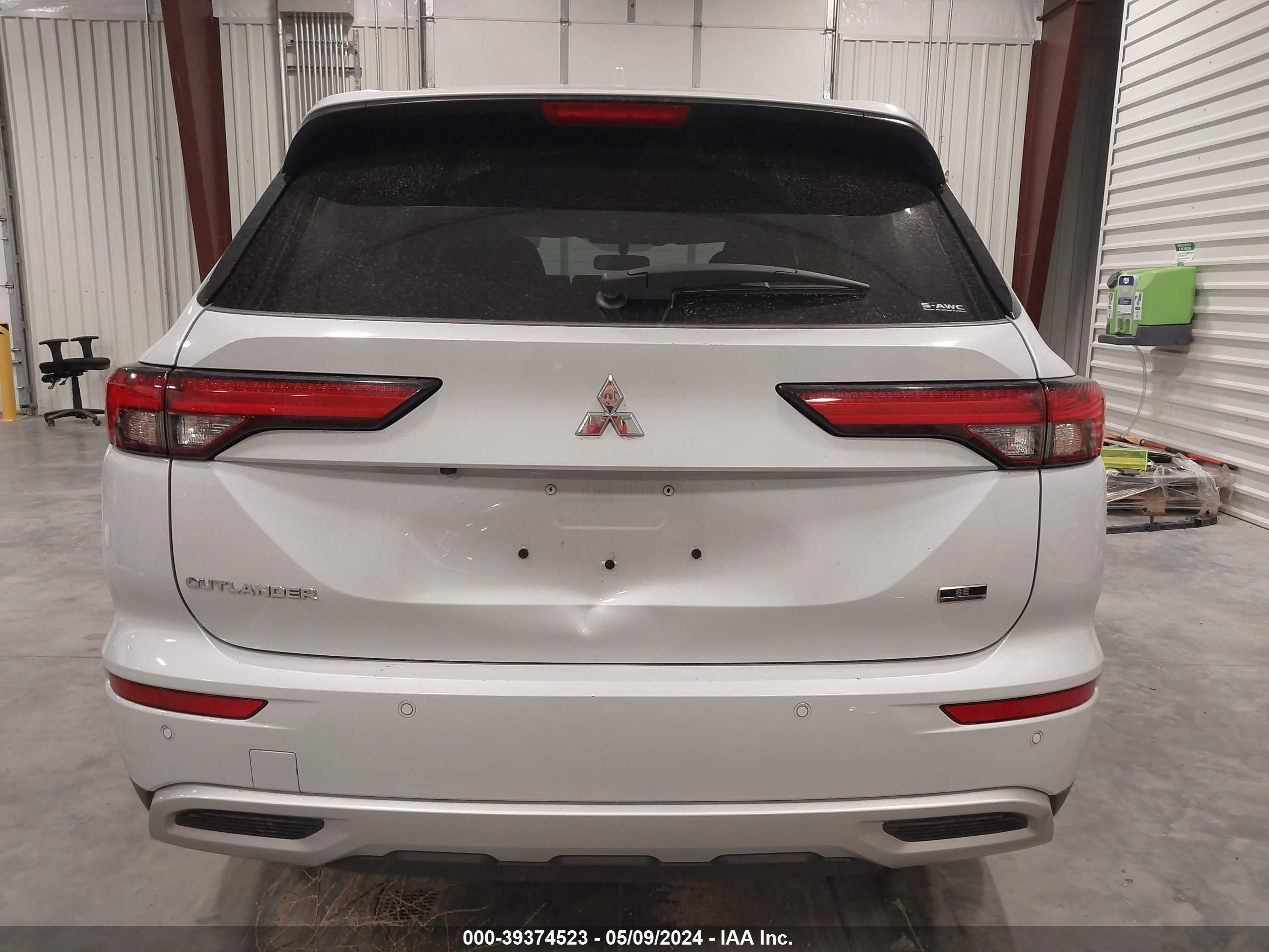 Photo 16 VIN: JA4J4UA83PZ026001 - MITSUBISHI OUTLANDER 