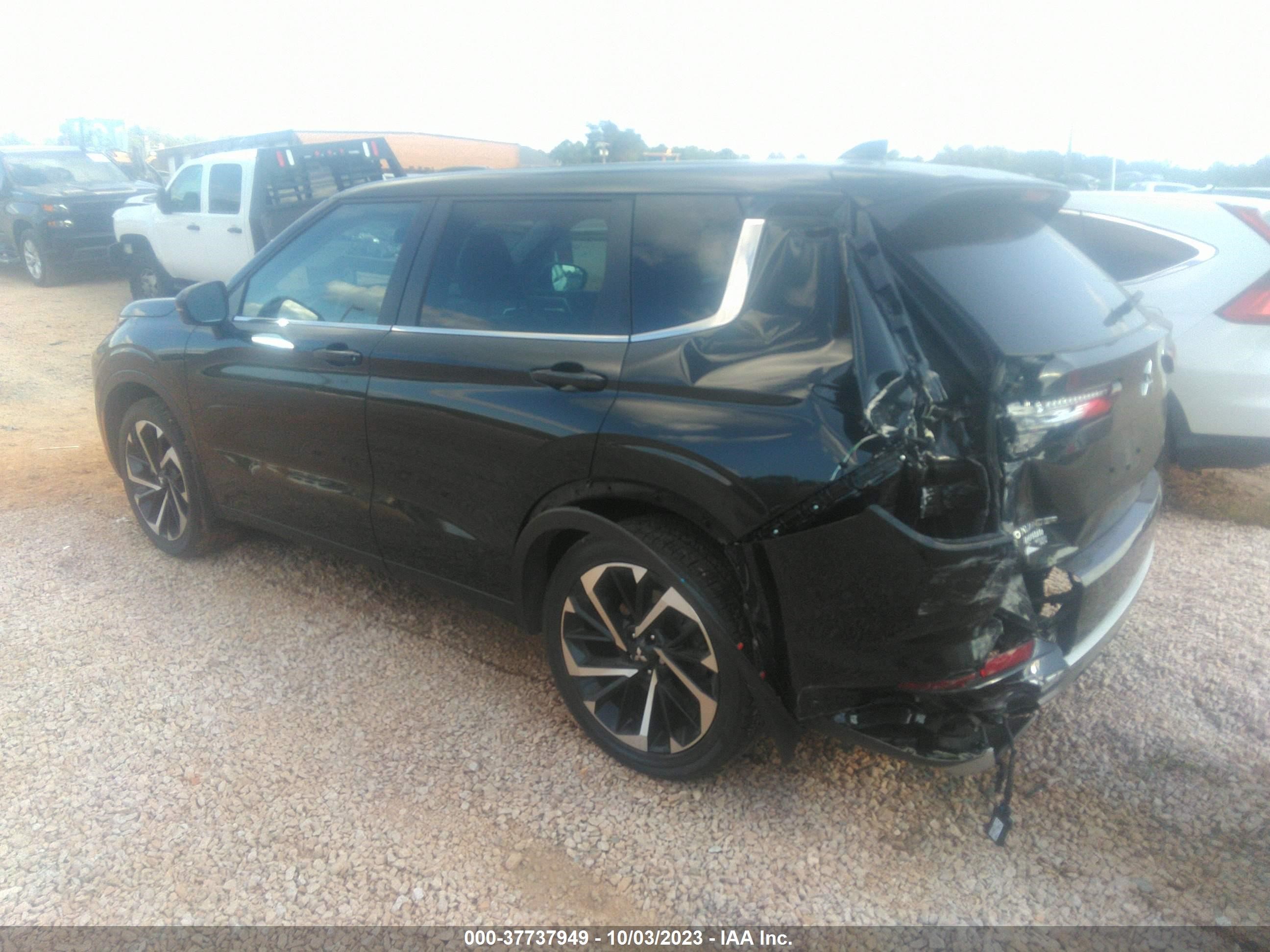 Photo 2 VIN: JA4J4UA83PZ048225 - MITSUBISHI OUTLANDER 