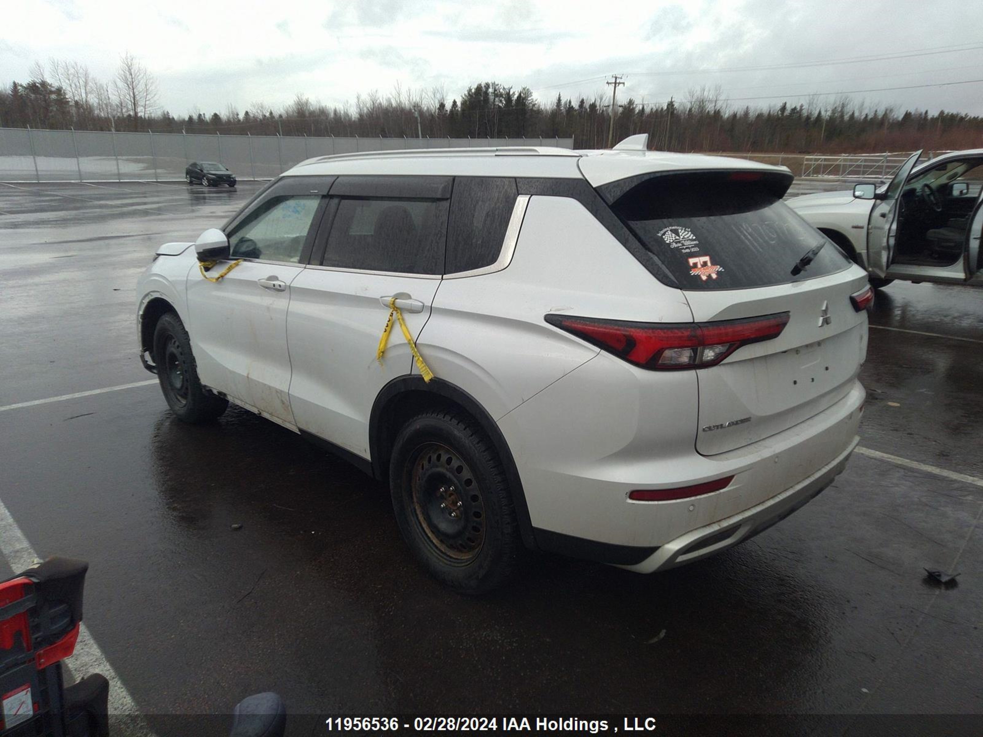 Photo 2 VIN: JA4J4UA84NZ615622 - MITSUBISHI OUTLANDER 