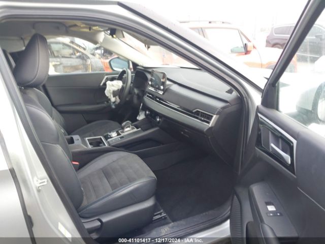 Photo 4 VIN: JA4J4UA85PZ030275 - MITSUBISHI OUTLANDER 