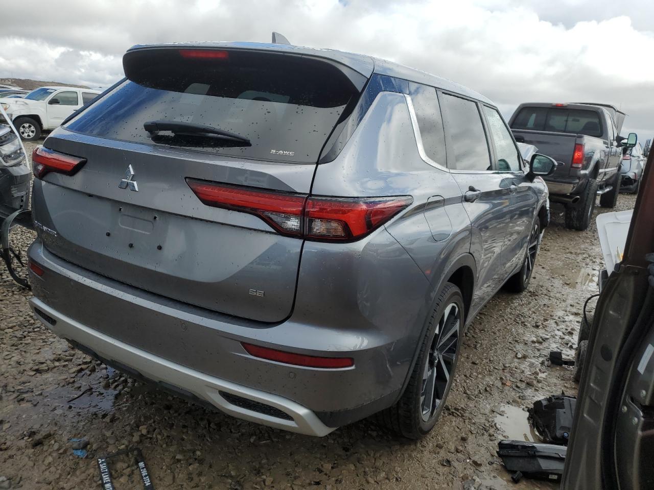 Photo 2 VIN: JA4J4UA86NZ086433 - MITSUBISHI OUTLANDER 