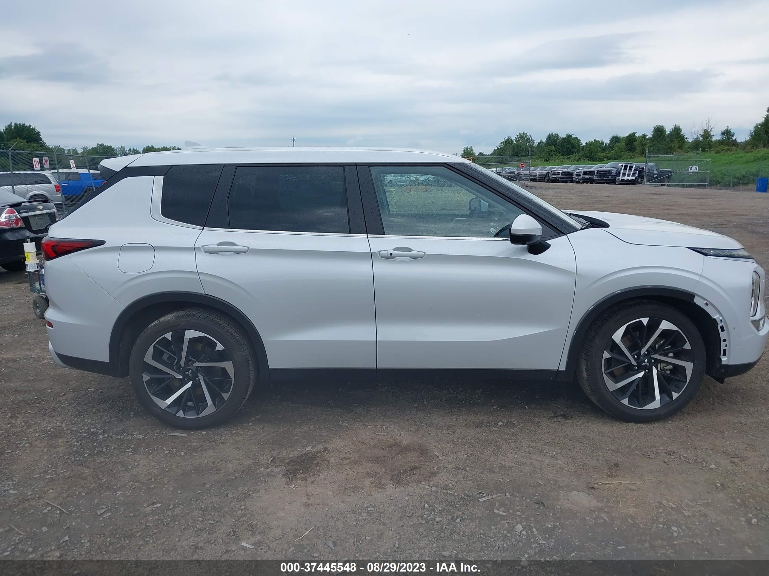 Photo 12 VIN: JA4J4UA87PZ045697 - MITSUBISHI OUTLANDER 