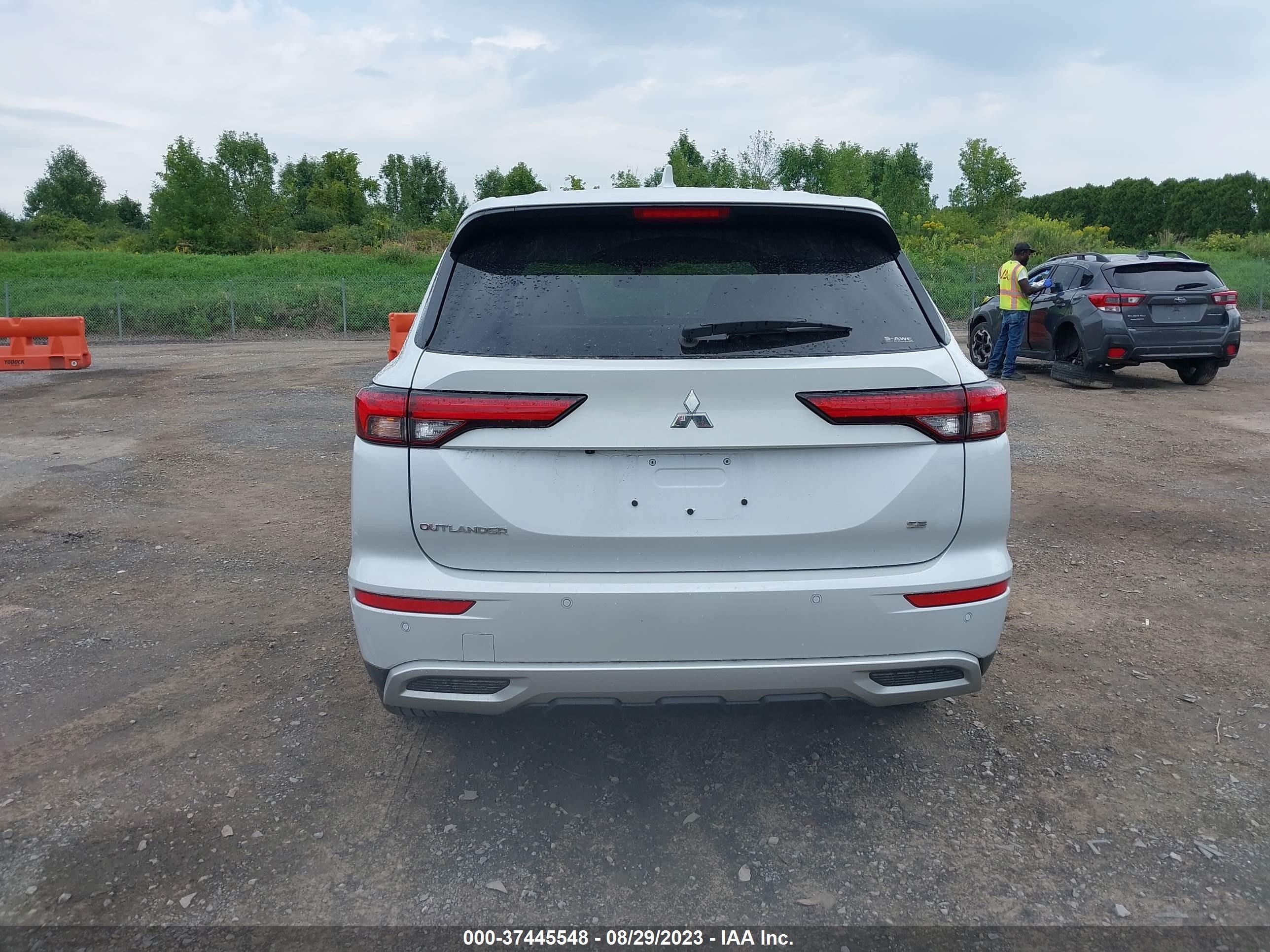 Photo 15 VIN: JA4J4UA87PZ045697 - MITSUBISHI OUTLANDER 