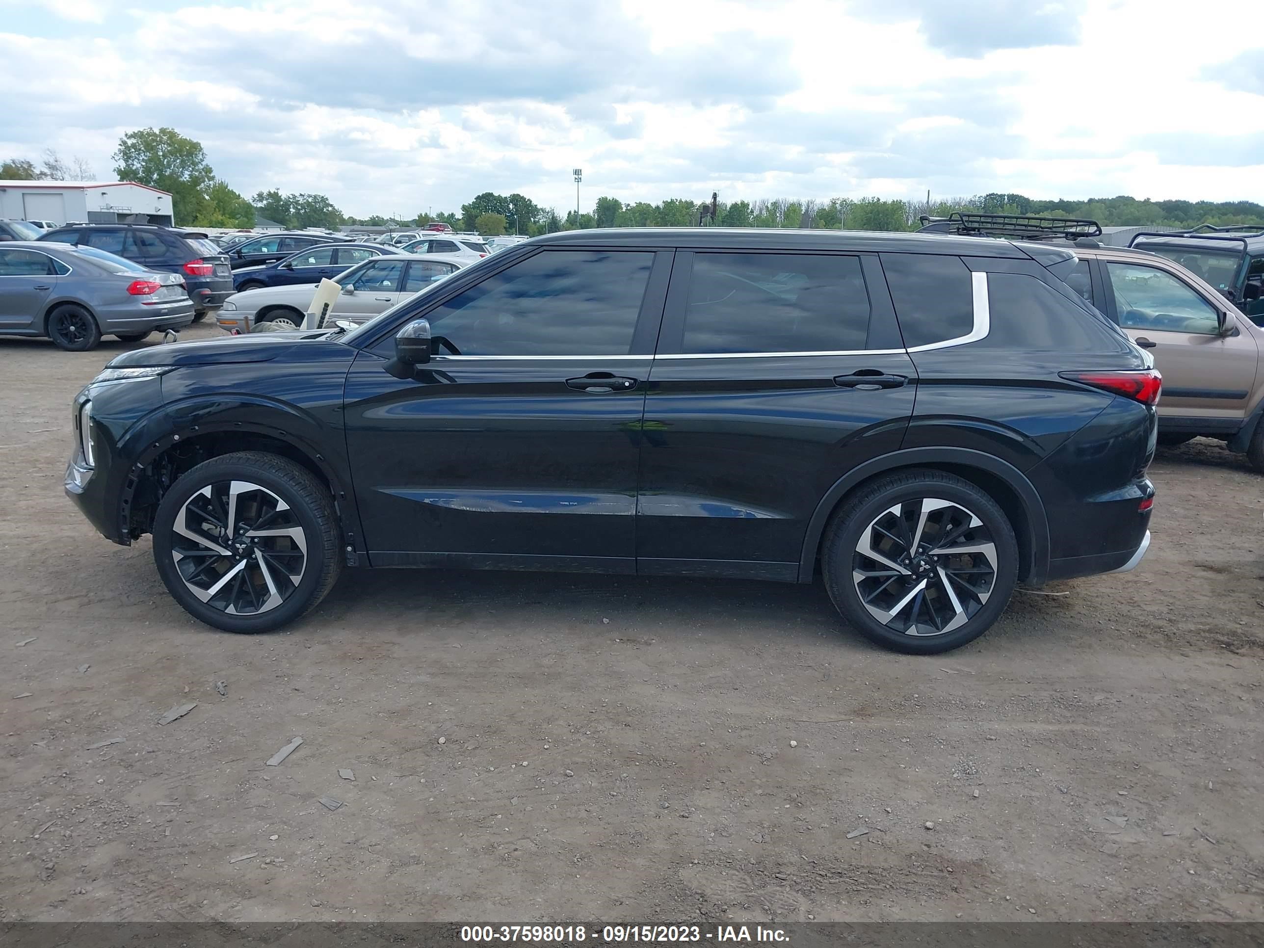 Photo 14 VIN: JA4J4UA88PZ007959 - MITSUBISHI OUTLANDER 