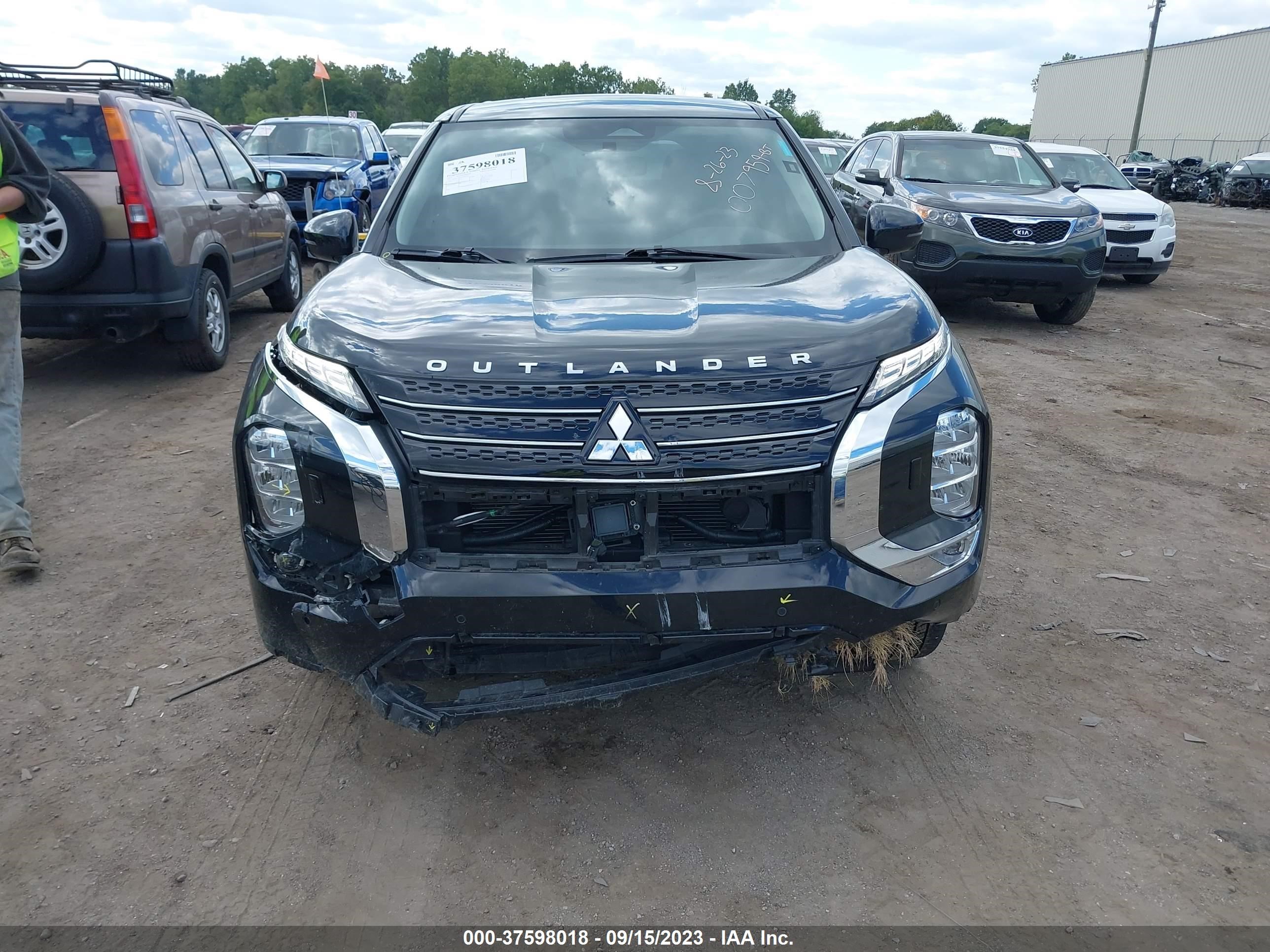 Photo 5 VIN: JA4J4UA88PZ007959 - MITSUBISHI OUTLANDER 