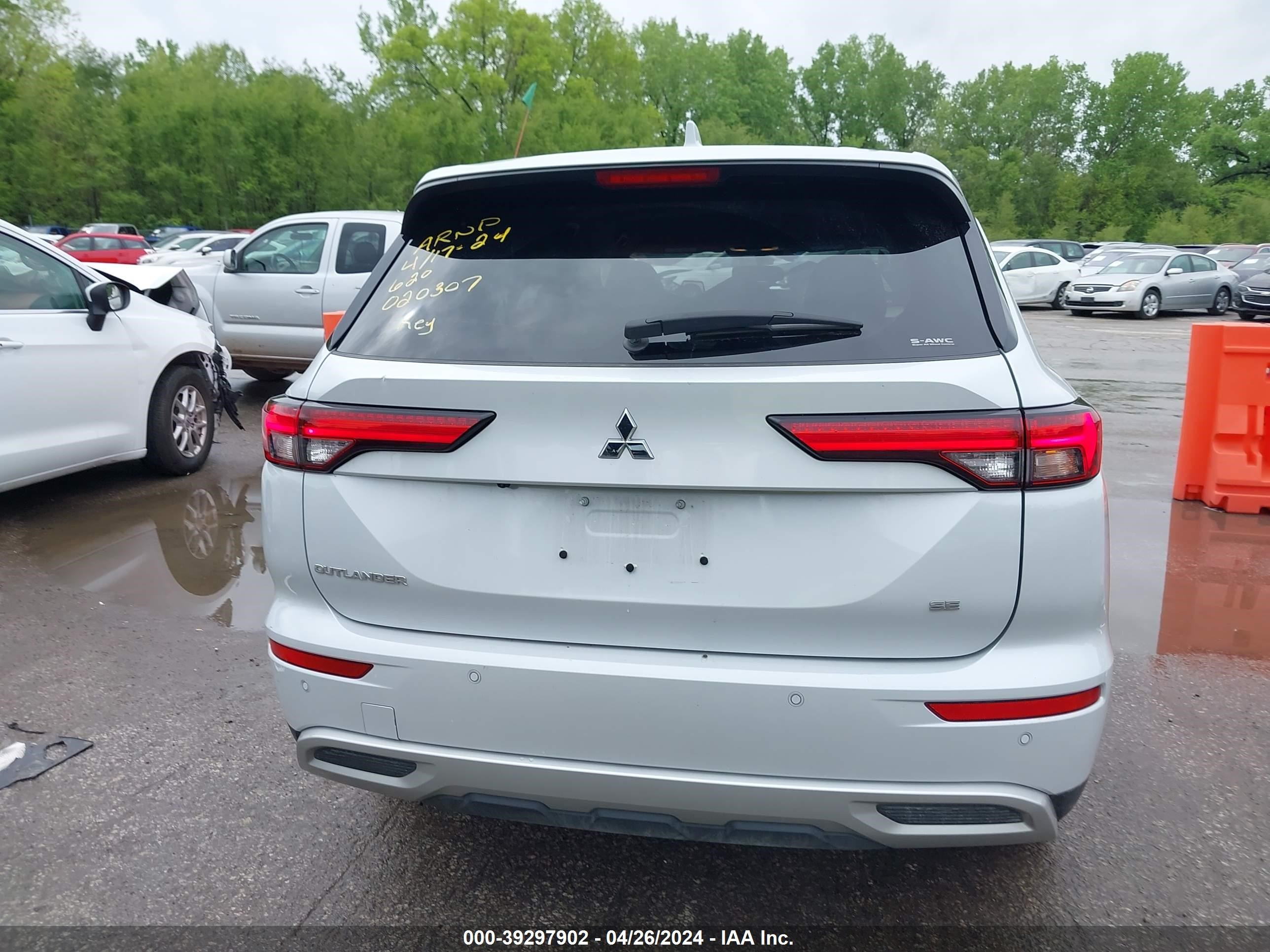 Photo 16 VIN: JA4J4UA88PZ020307 - MITSUBISHI OUTLANDER 