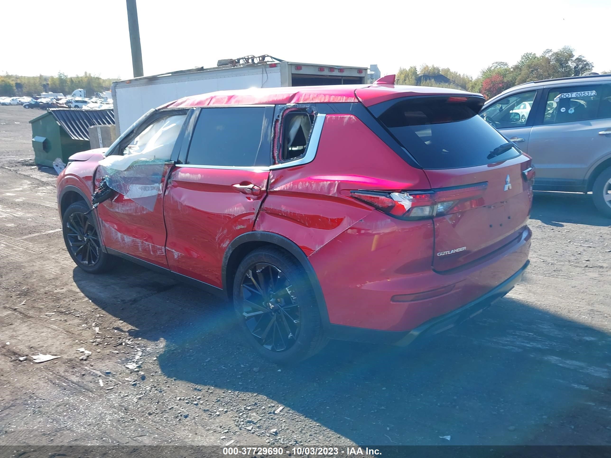 Photo 2 VIN: JA4J4UA89PZ031770 - MITSUBISHI OUTLANDER 