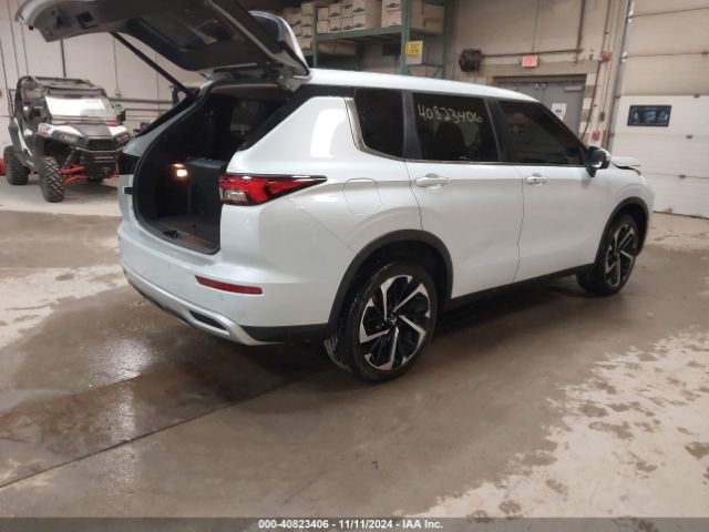 Photo 3 VIN: JA4J4UA8XPZ054829 - MITSUBISHI OUTLANDER 