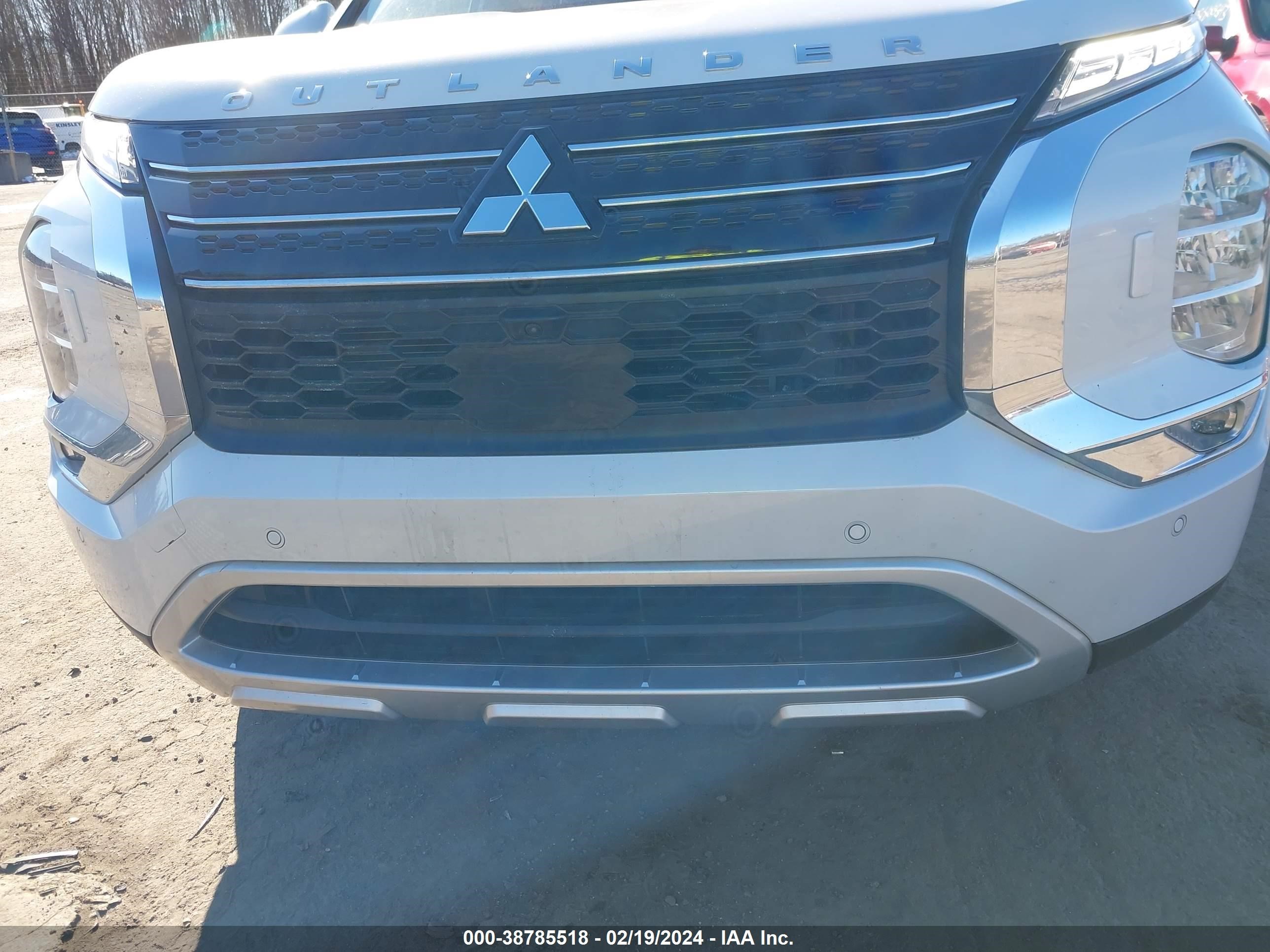 Photo 5 VIN: JA4J4VA80RZ008774 - MITSUBISHI OUTLANDER 