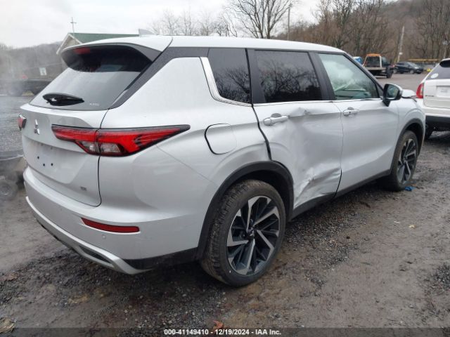 Photo 3 VIN: JA4J4VA80RZ047767 - MITSUBISHI OUTLANDER 