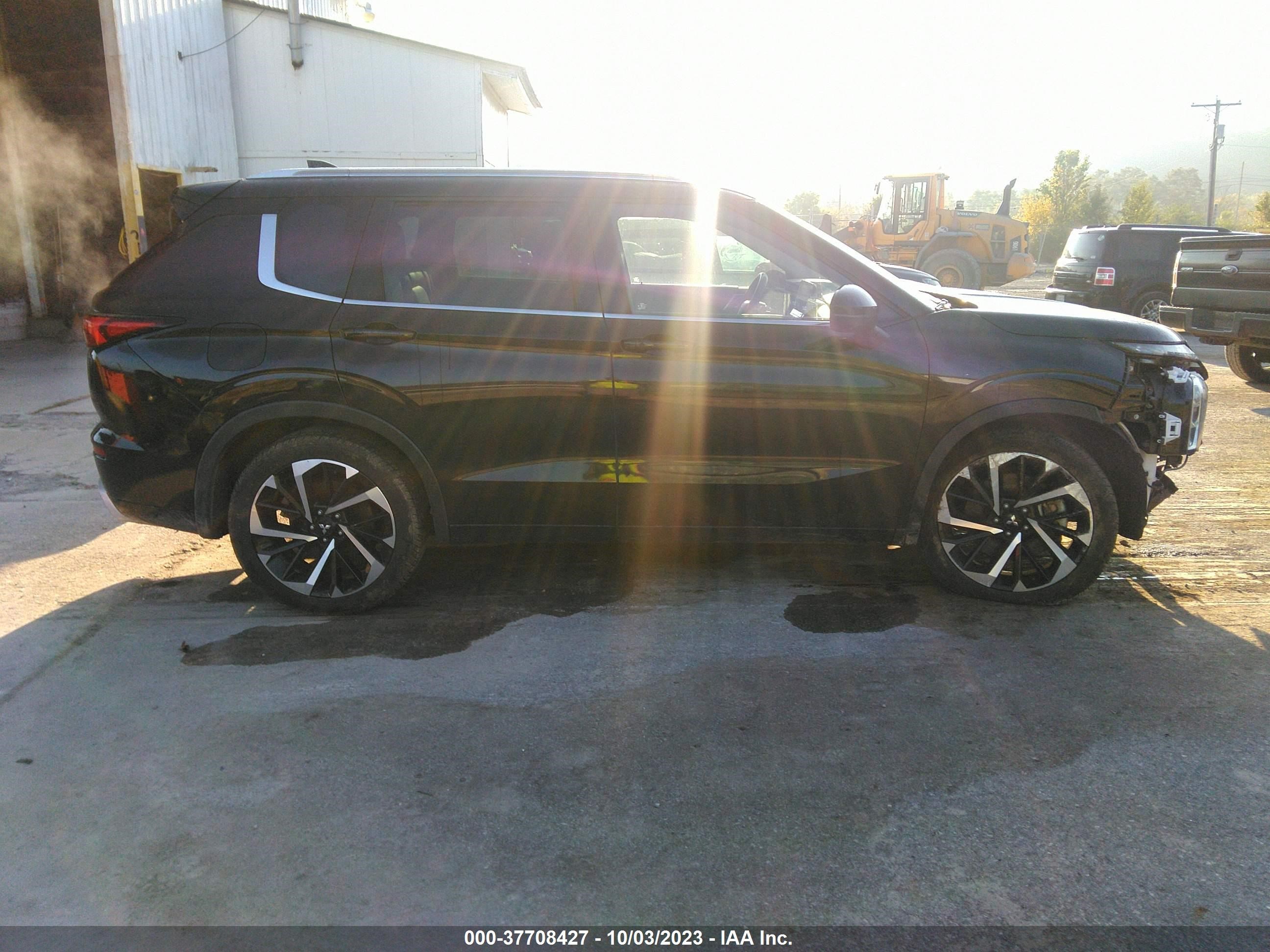 Photo 13 VIN: JA4J4VA81NZ062370 - MITSUBISHI OUTLANDER 