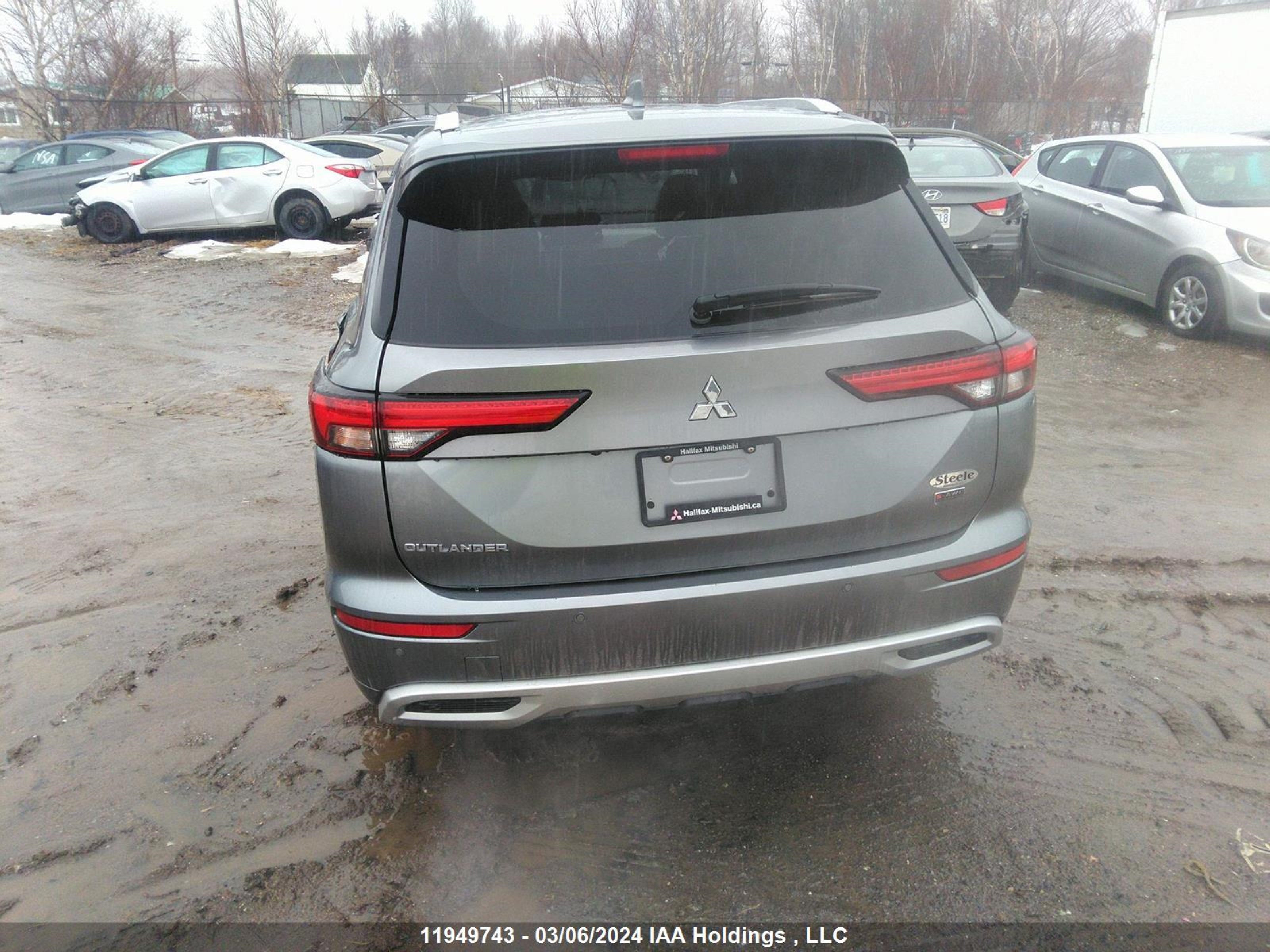 Photo 16 VIN: JA4J4VA82PZ617684 - MITSUBISHI OUTLANDER 