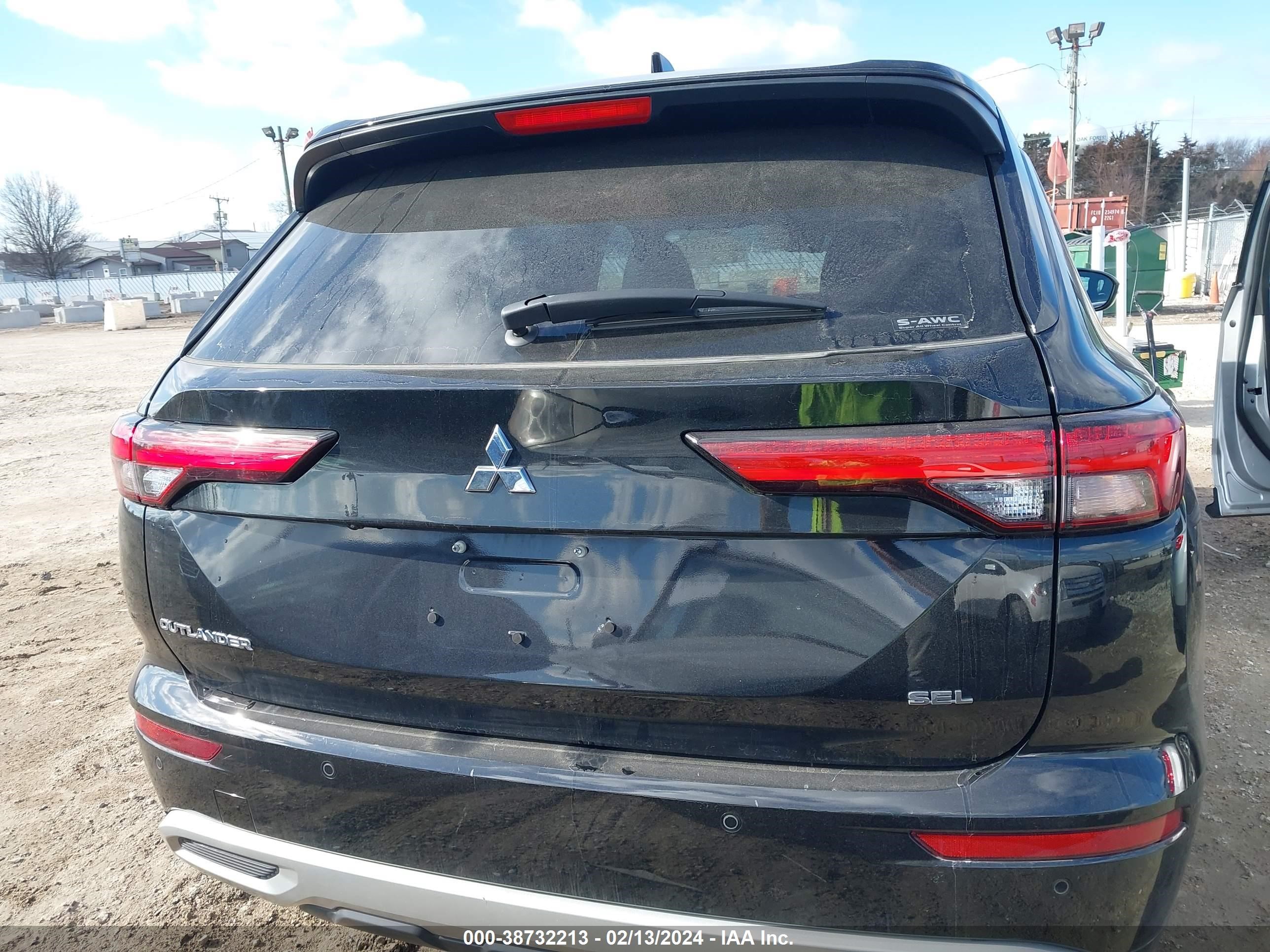 Photo 15 VIN: JA4J4VA84NZ073735 - MITSUBISHI OUTLANDER 