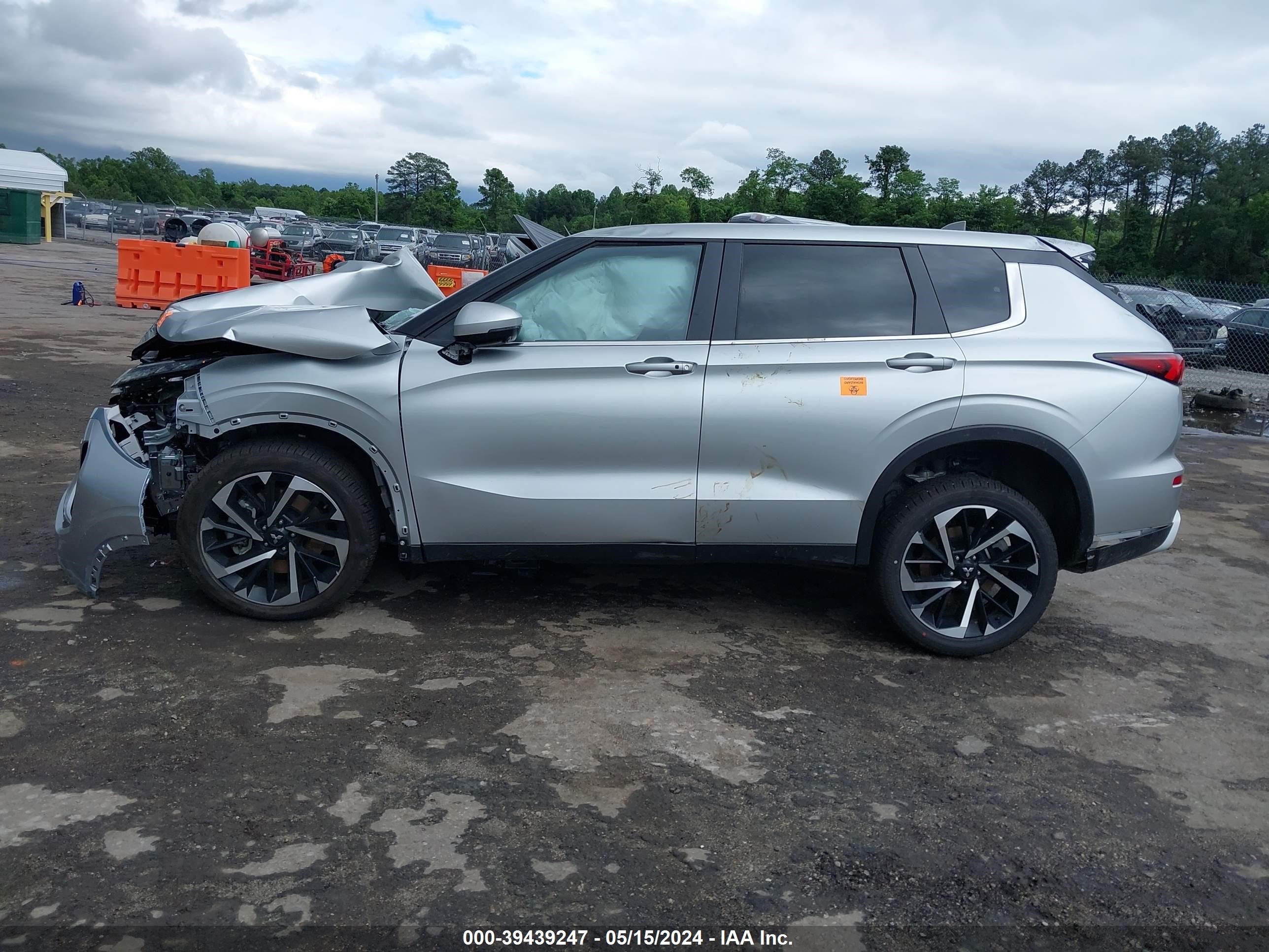 Photo 12 VIN: JA4J4VA85RZ036229 - MITSUBISHI OUTLANDER 