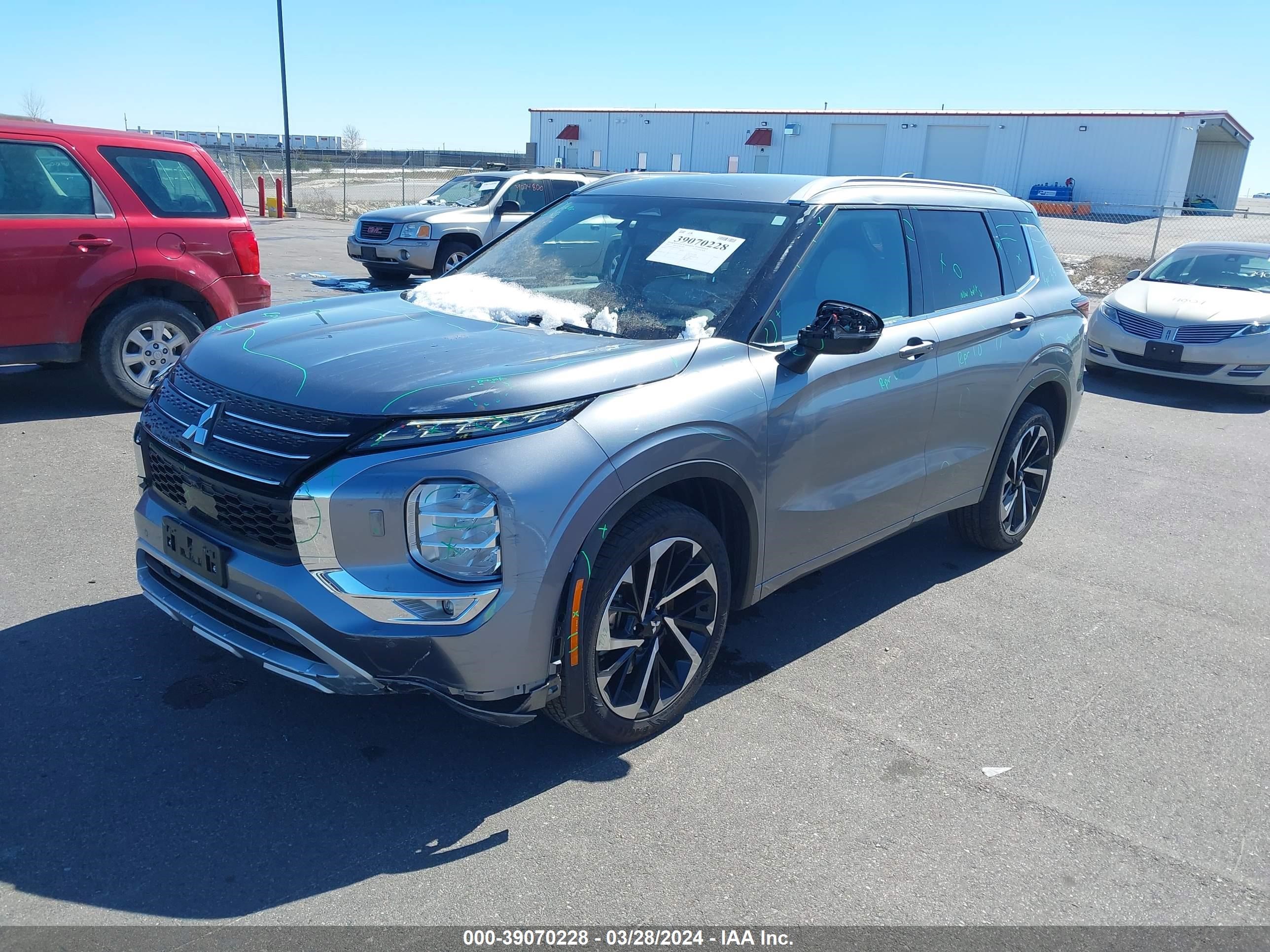 Photo 1 VIN: JA4J4VA86NZ007235 - MITSUBISHI OUTLANDER 