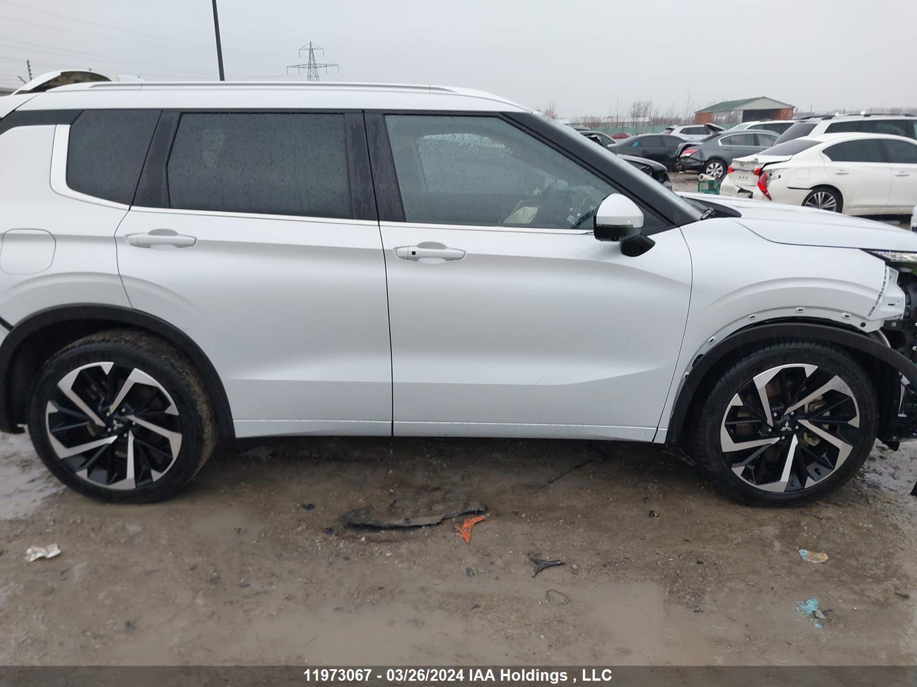 Photo 12 VIN: JA4J4VA8XPZ618467 - MITSUBISHI OUTLANDER 