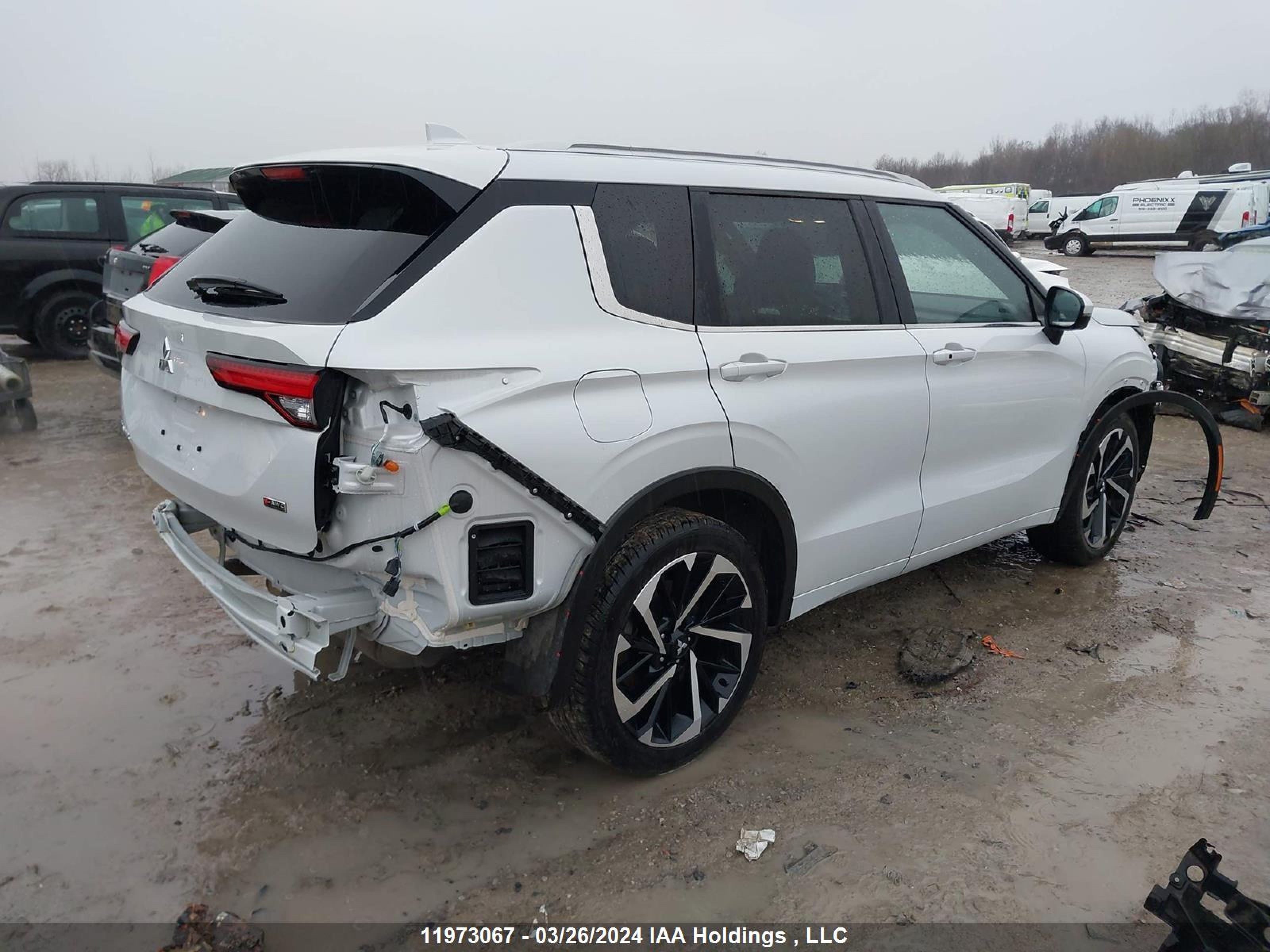 Photo 3 VIN: JA4J4VA8XPZ618467 - MITSUBISHI OUTLANDER 