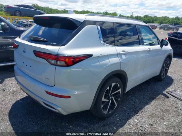 Photo 3 VIN: JA4J4WA88RZ016708 - MITSUBISHI OUTLANDER 