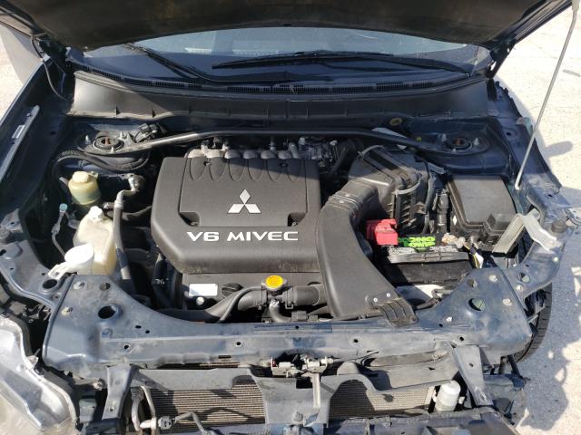 Photo 6 VIN: JA4JS4AX2AZ002602 - MITSUBISHI OUTLANDER 