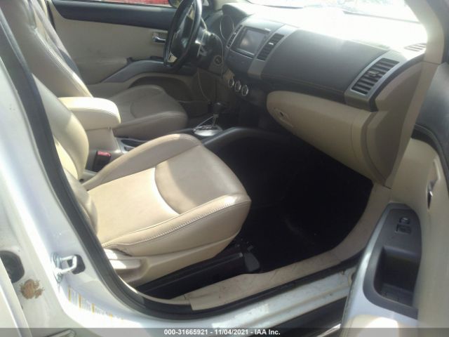 Photo 4 VIN: JA4JS4AX2AZ006231 - MITSUBISHI OUTLANDER 