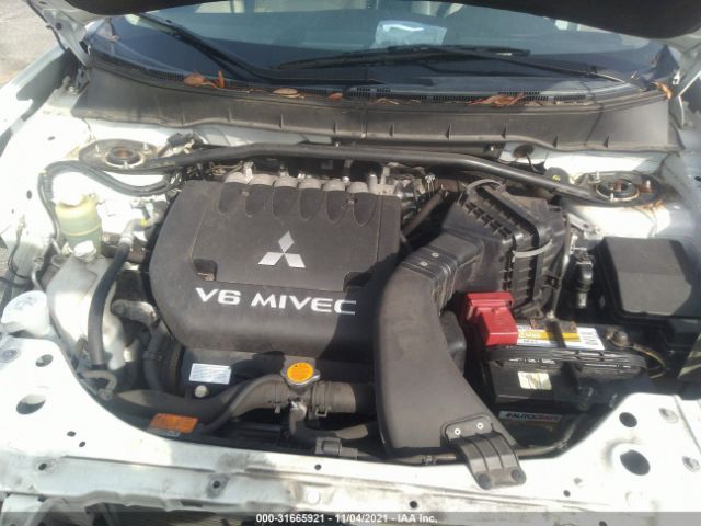 Photo 9 VIN: JA4JS4AX2AZ006231 - MITSUBISHI OUTLANDER 