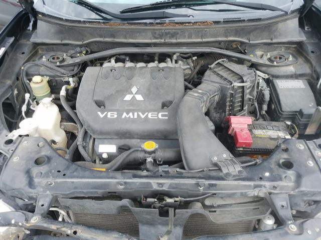 Photo 6 VIN: JA4JS4AX2AZ014426 - MITSUBISHI OUTLANDER 