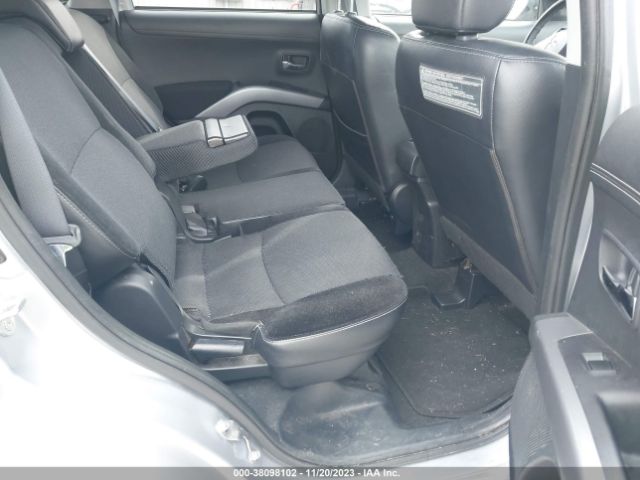 Photo 7 VIN: JA4JS4AXXBU035880 - MITSUBISHI OUTLANDER 