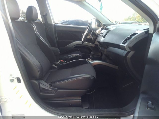 Photo 4 VIN: JA4JT3AW3BU015629 - MITSUBISHI OUTLANDER 