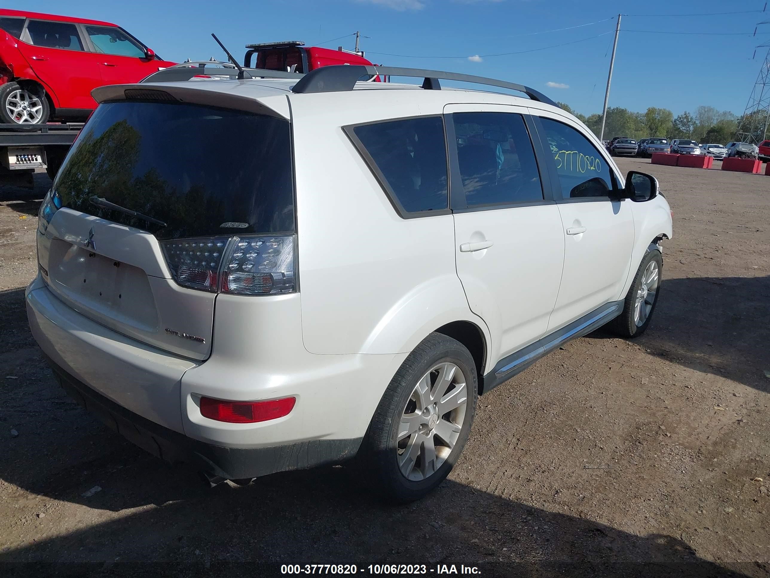 Photo 3 VIN: JA4JT3AW4CU004348 - MITSUBISHI OUTLANDER 