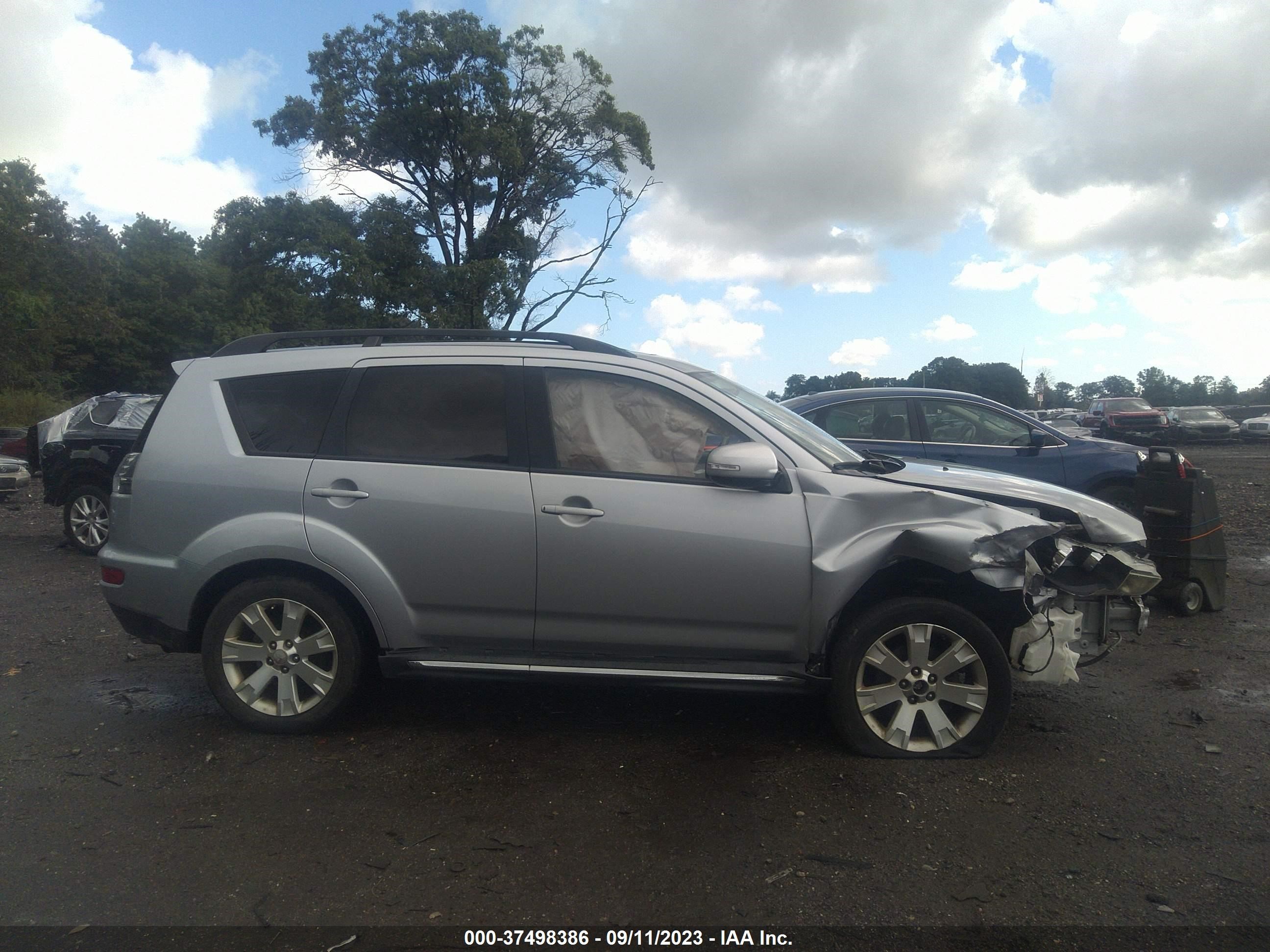 Photo 13 VIN: JA4JT3AW6AZ009938 - MITSUBISHI OUTLANDER 