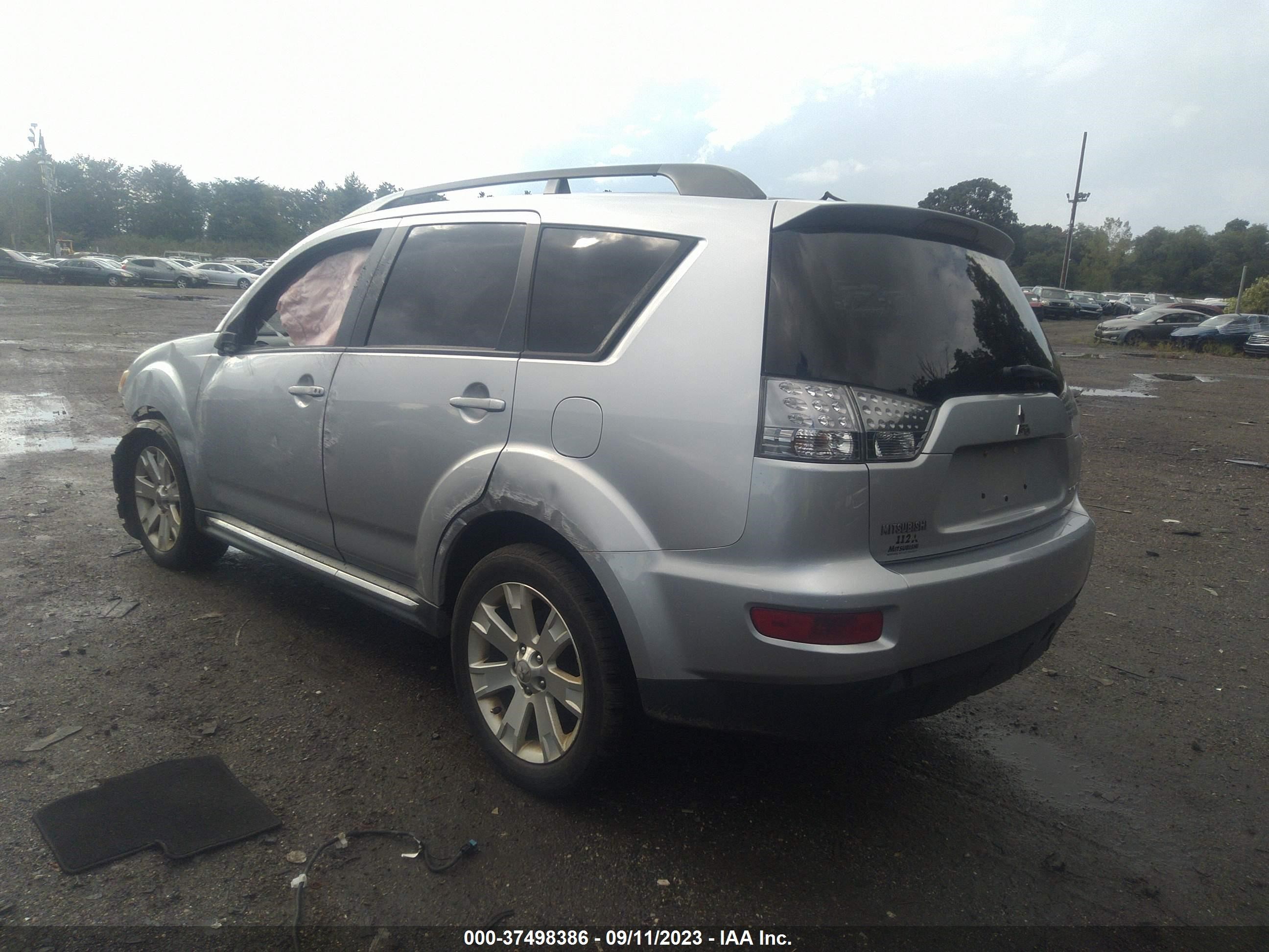 Photo 2 VIN: JA4JT3AW6AZ009938 - MITSUBISHI OUTLANDER 