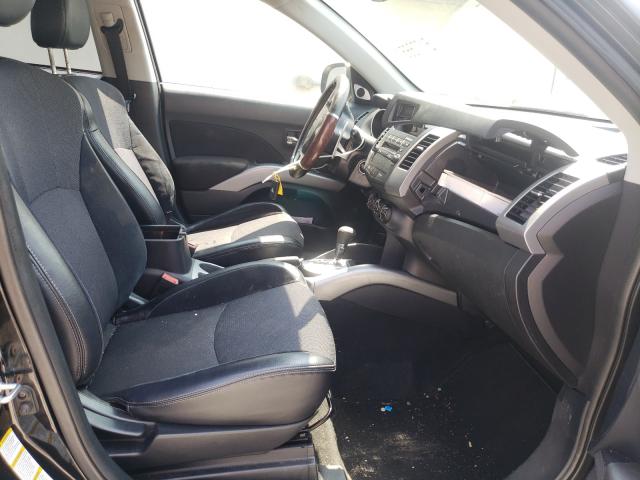 Photo 4 VIN: JA4JT3AW9AZ019329 - MITSUBISHI OUTLANDER 