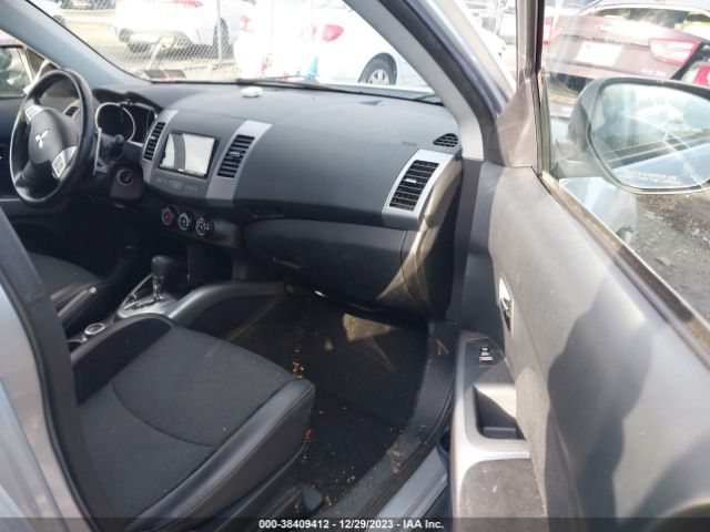 Photo 4 VIN: JA4JT3AWXBU006894 - MITSUBISHI OUTLANDER 