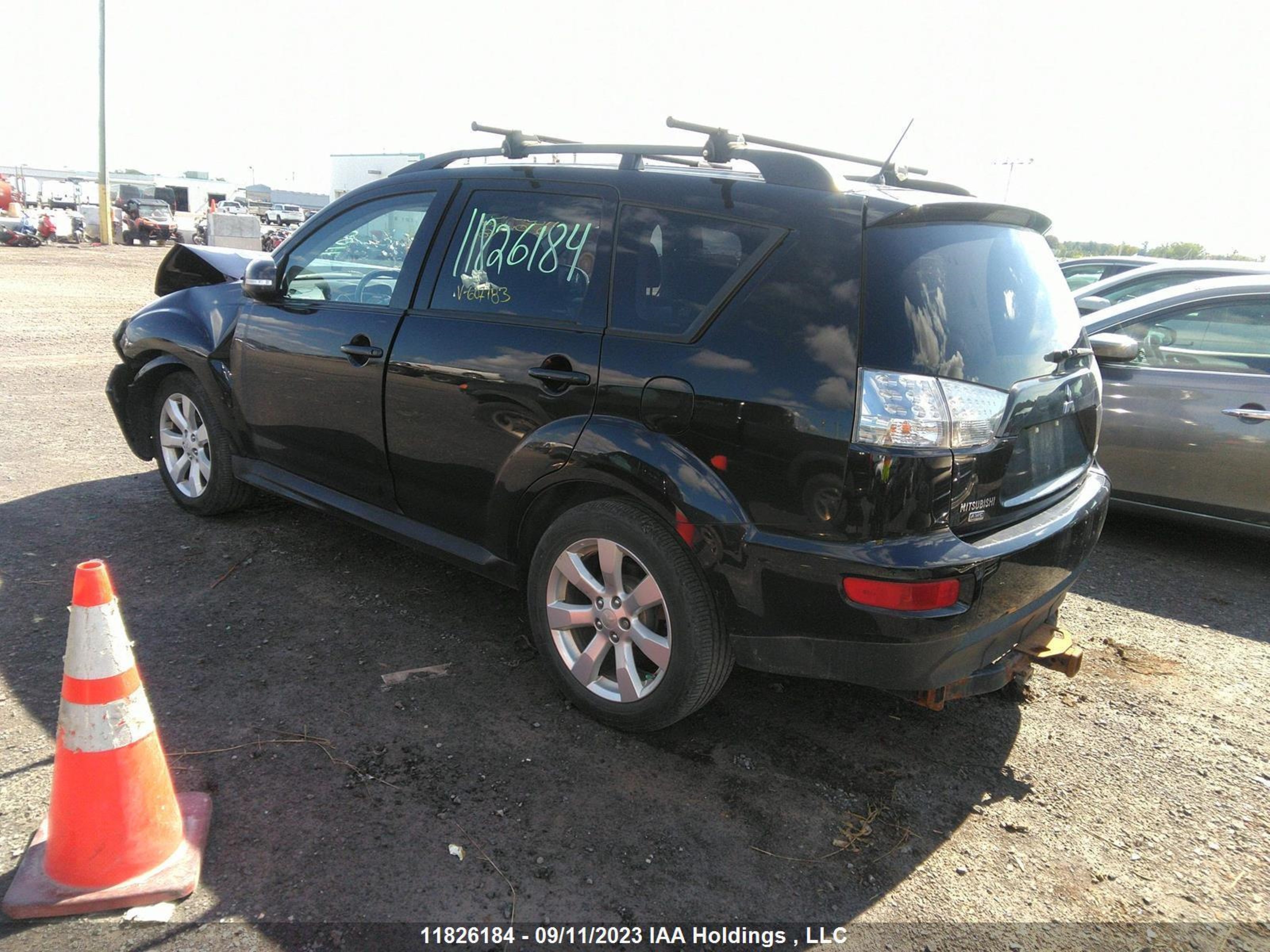 Photo 2 VIN: JA4JT3AXXCU607183 - MITSUBISHI OUTLANDER 