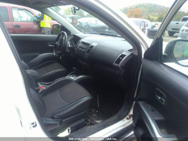 Photo 4 VIN: JA4JT4AX0AZ006953 - MITSUBISHI OUTLANDER 