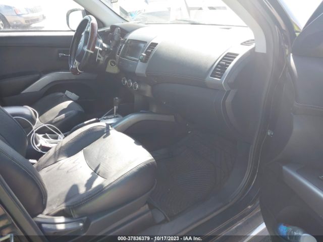 Photo 4 VIN: JA4JT4AX6AZ019013 - MITSUBISHI OUTLANDER 