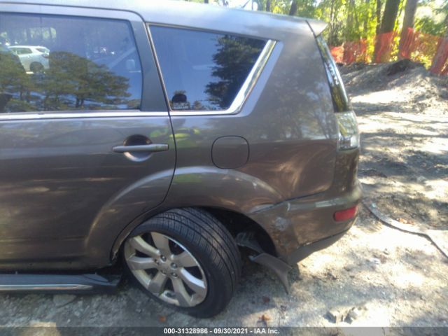 Photo 5 VIN: JA4JT5AX0AZ011981 - MITSUBISHI OUTLANDER 