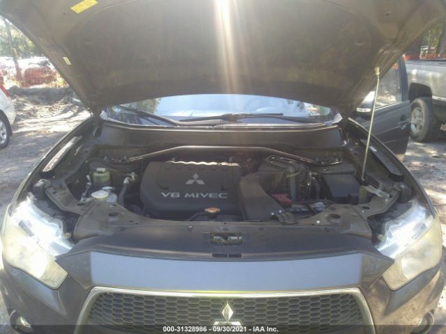 Photo 9 VIN: JA4JT5AX0AZ011981 - MITSUBISHI OUTLANDER 