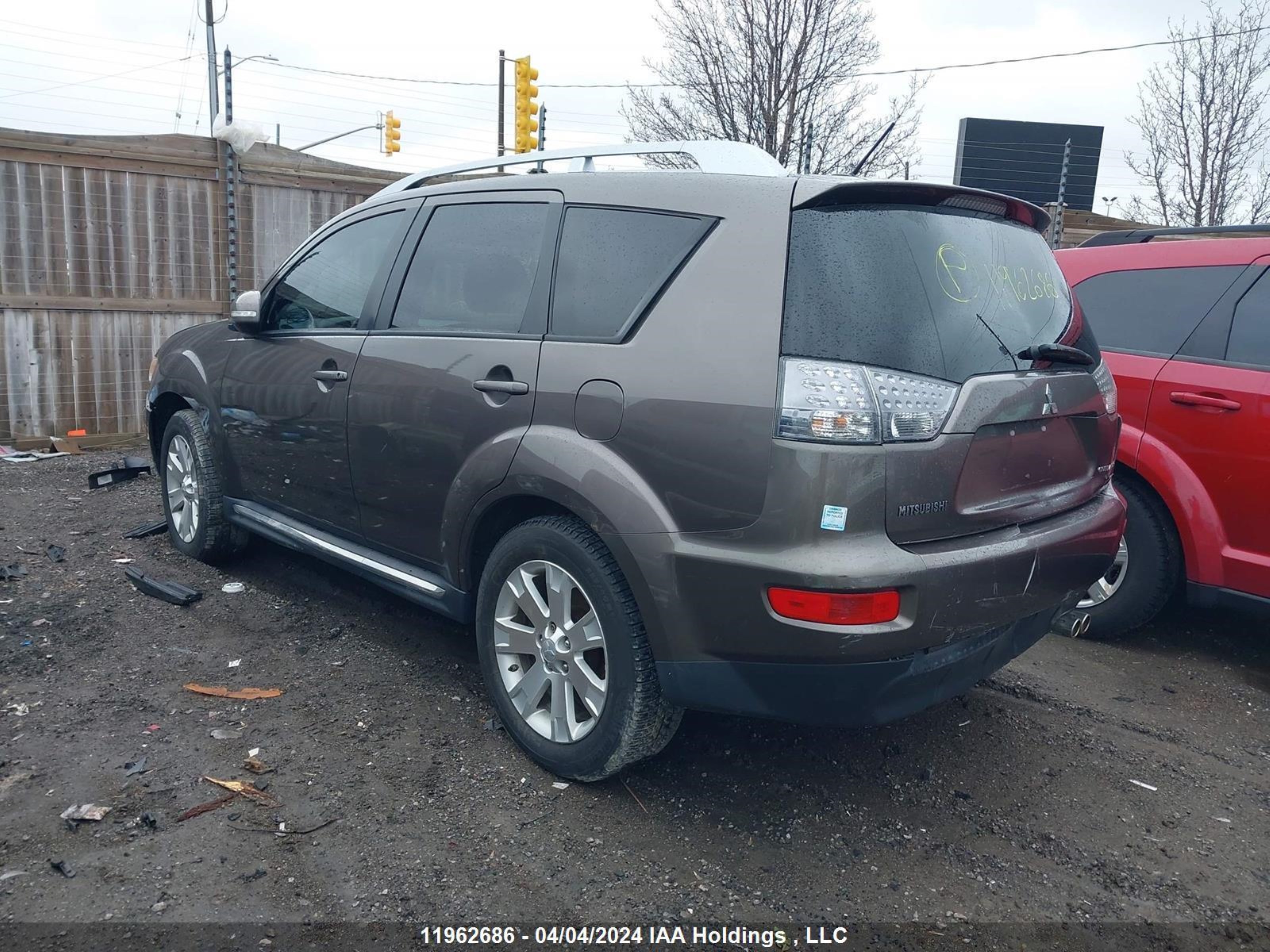 Photo 2 VIN: JA4JT5AX1AZ602918 - MITSUBISHI OUTLANDER 