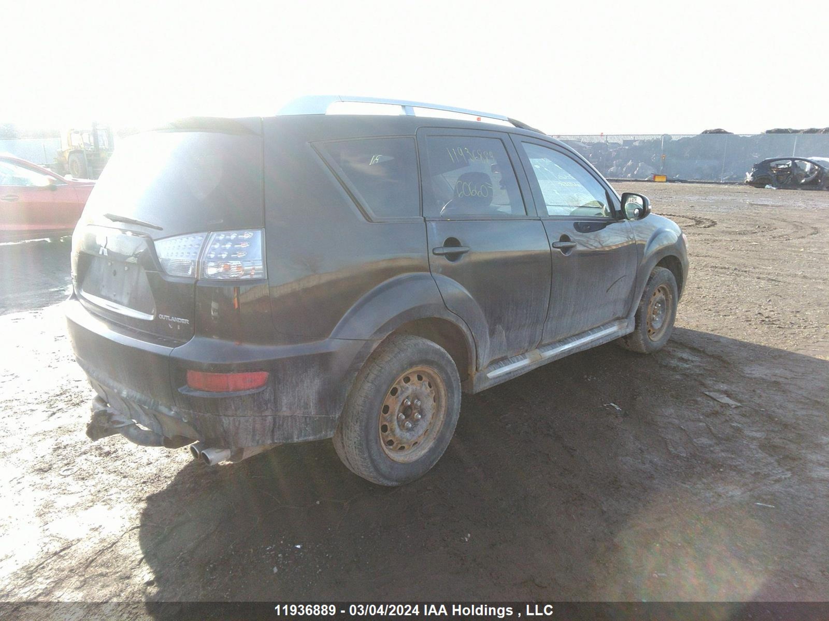 Photo 3 VIN: JA4JT5AX4AZ606607 - MITSUBISHI OUTLANDER 