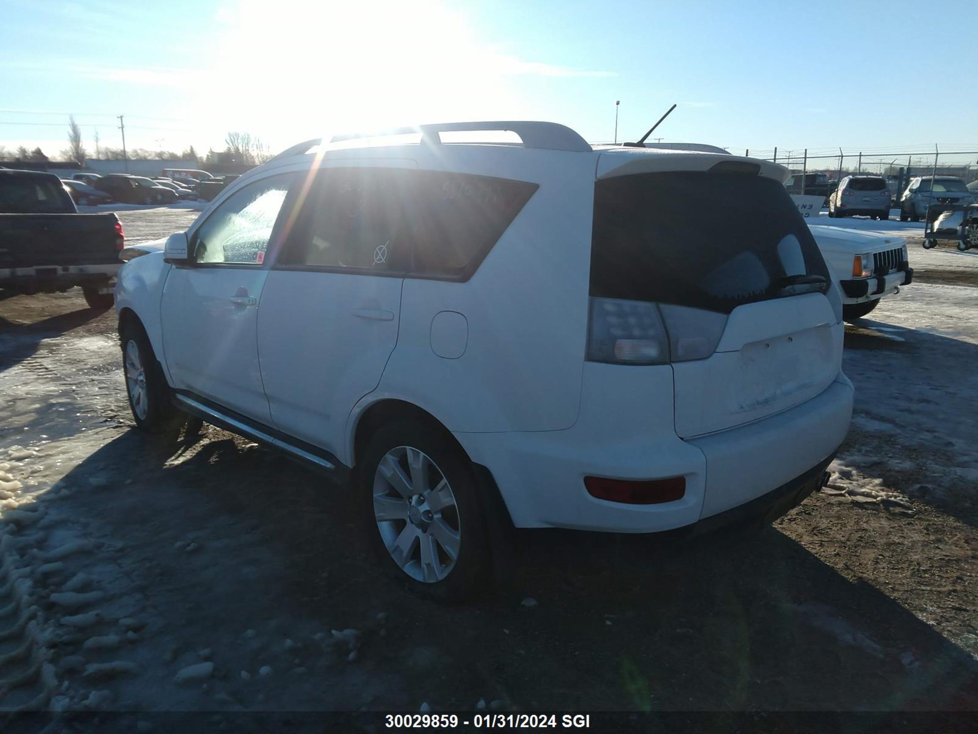 Photo 2 VIN: JA4JT5AX4AZ606980 - MITSUBISHI OUTLANDER 