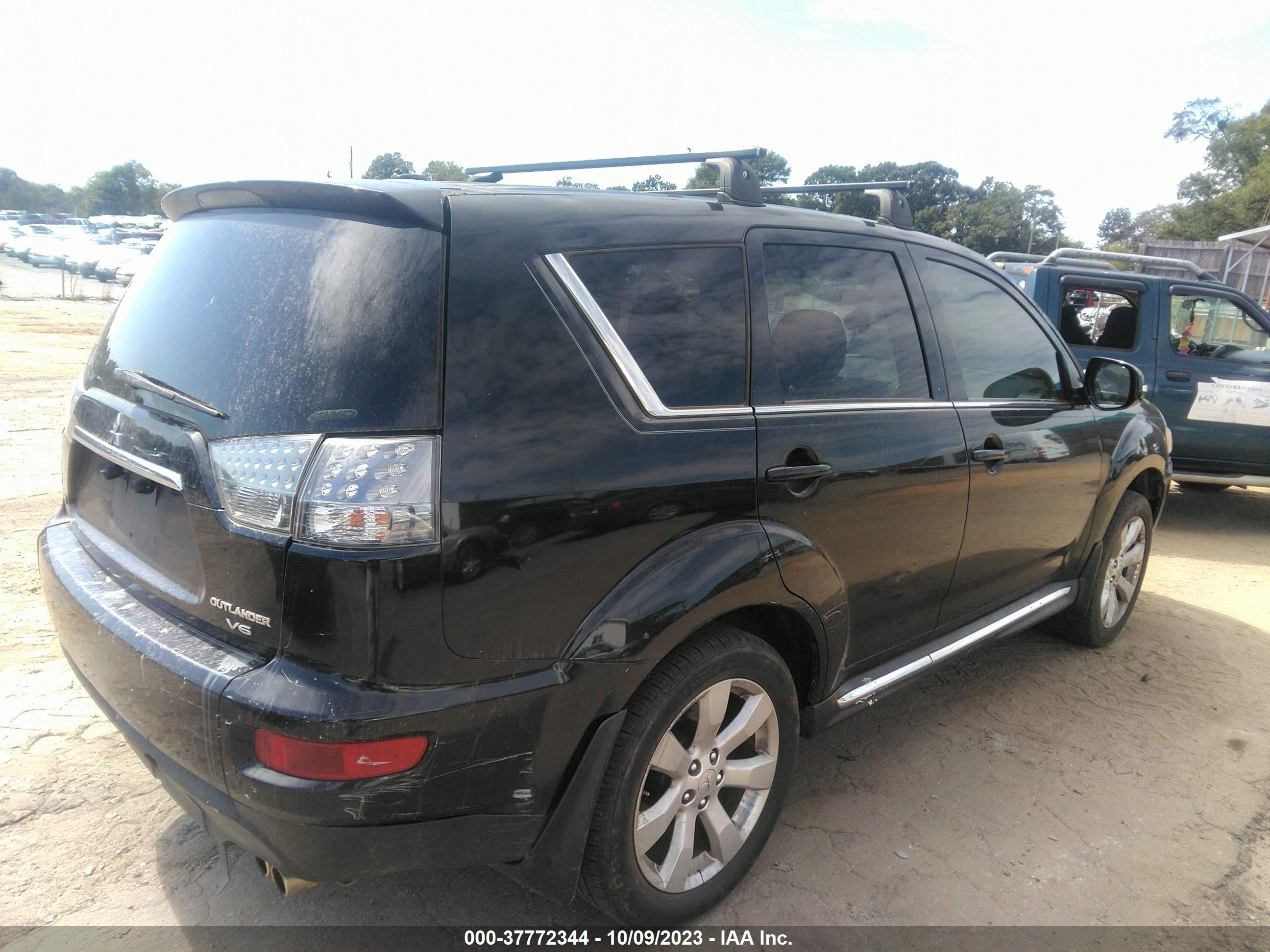 Photo 3 VIN: JA4JT5AX6AZ014139 - MITSUBISHI OUTLANDER 