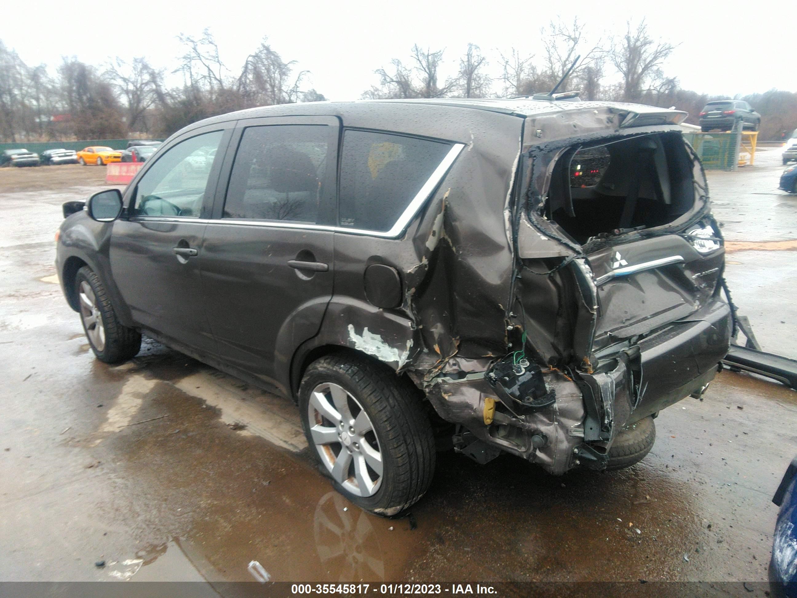 Photo 2 VIN: JA4JT5AX7AZ014151 - MITSUBISHI OUTLANDER 