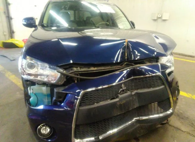 Photo 5 VIN: JA4JT5AX8AZ011212 - MITSUBISHI OUTLANDER 