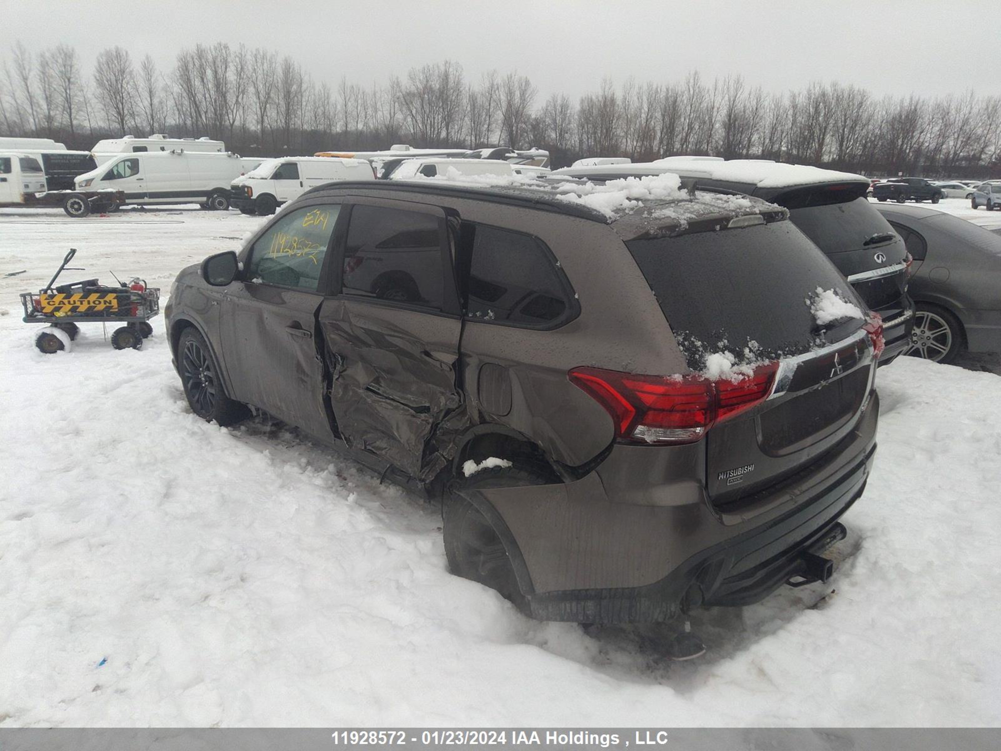 Photo 2 VIN: JA4JZ3AX1JZ605126 - MITSUBISHI OUTLANDER 