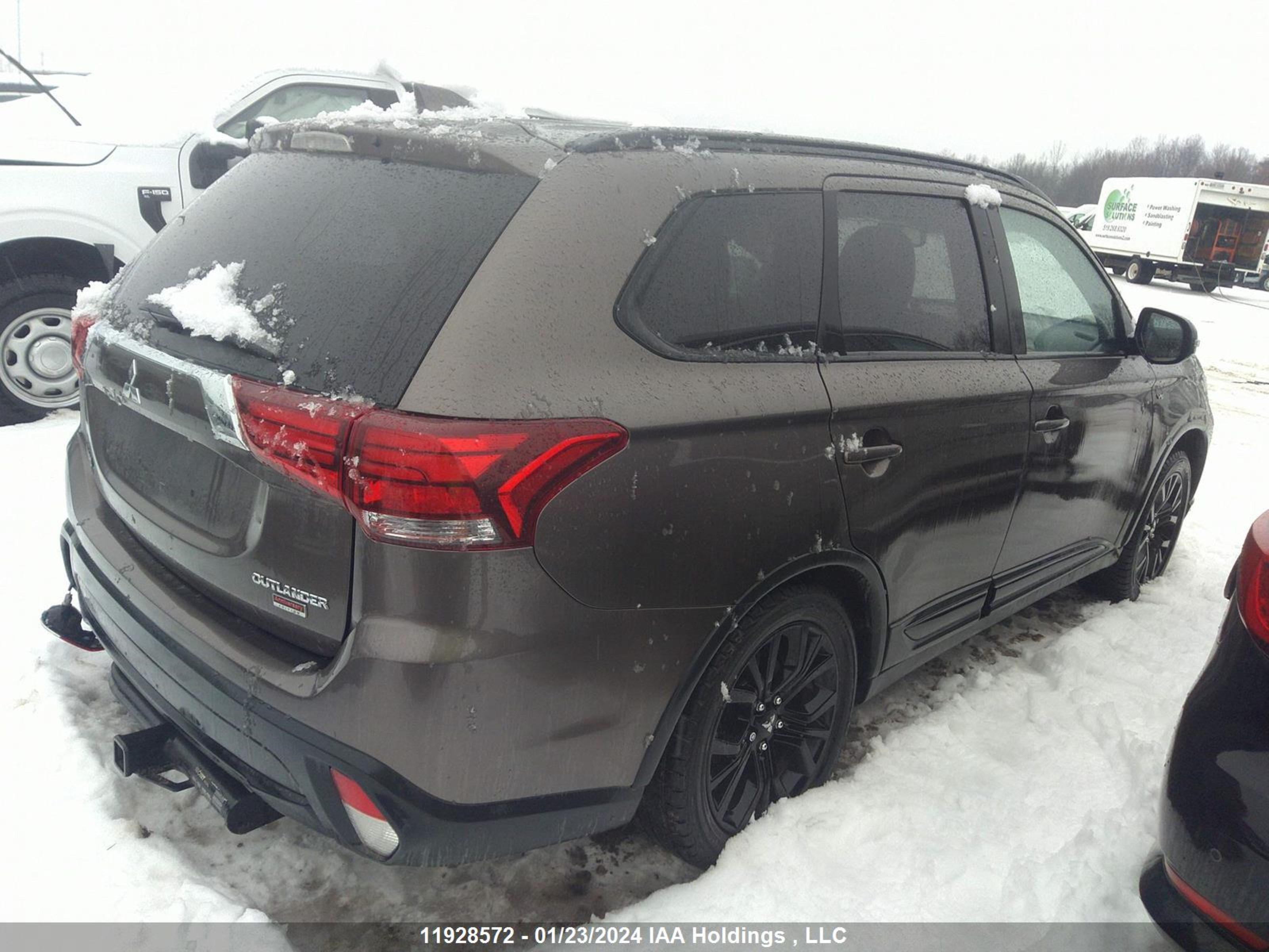 Photo 3 VIN: JA4JZ3AX1JZ605126 - MITSUBISHI OUTLANDER 