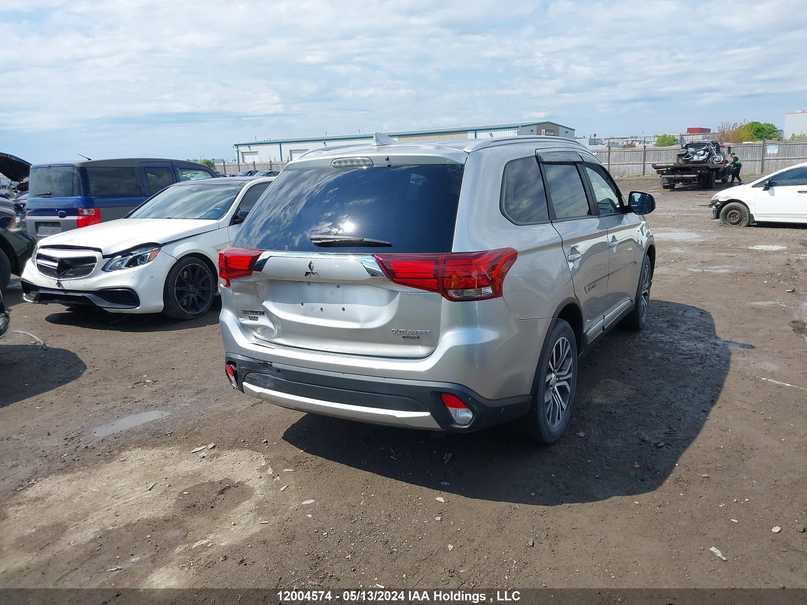 Photo 3 VIN: JA4JZ3AX1JZ609516 - MITSUBISHI OUTLANDER 