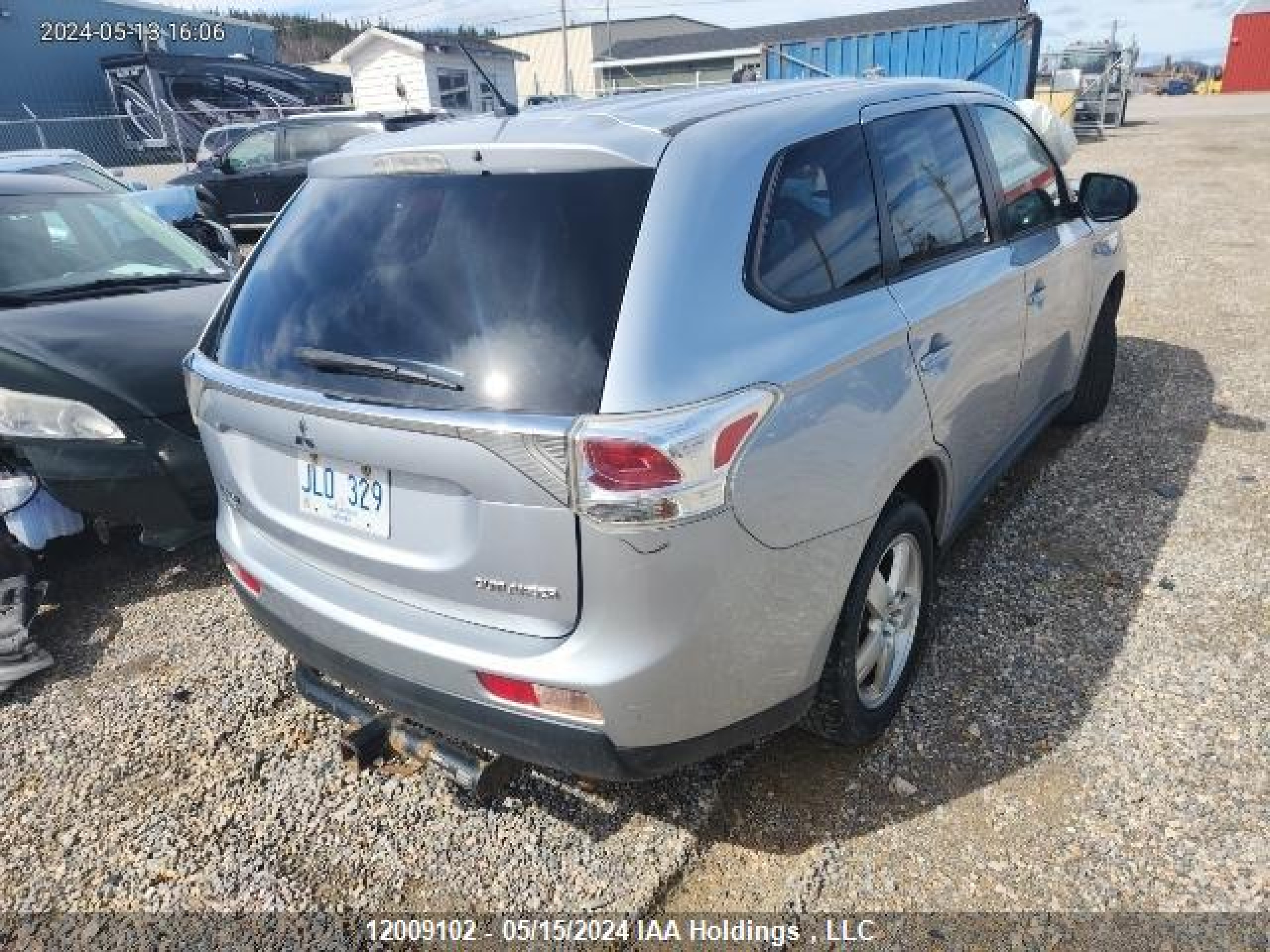 Photo 3 VIN: JA4JZ3AX3EZ606431 - MITSUBISHI OUTLANDER 