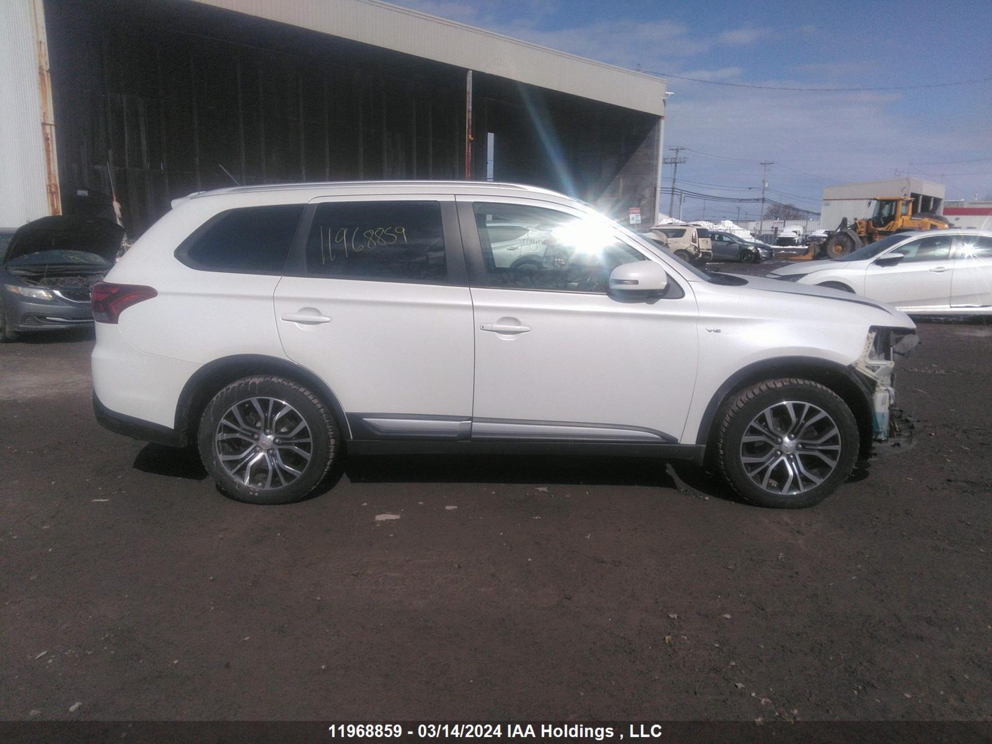 Photo 12 VIN: JA4JZ3AX5GZ602111 - MITSUBISHI OUTLANDER 